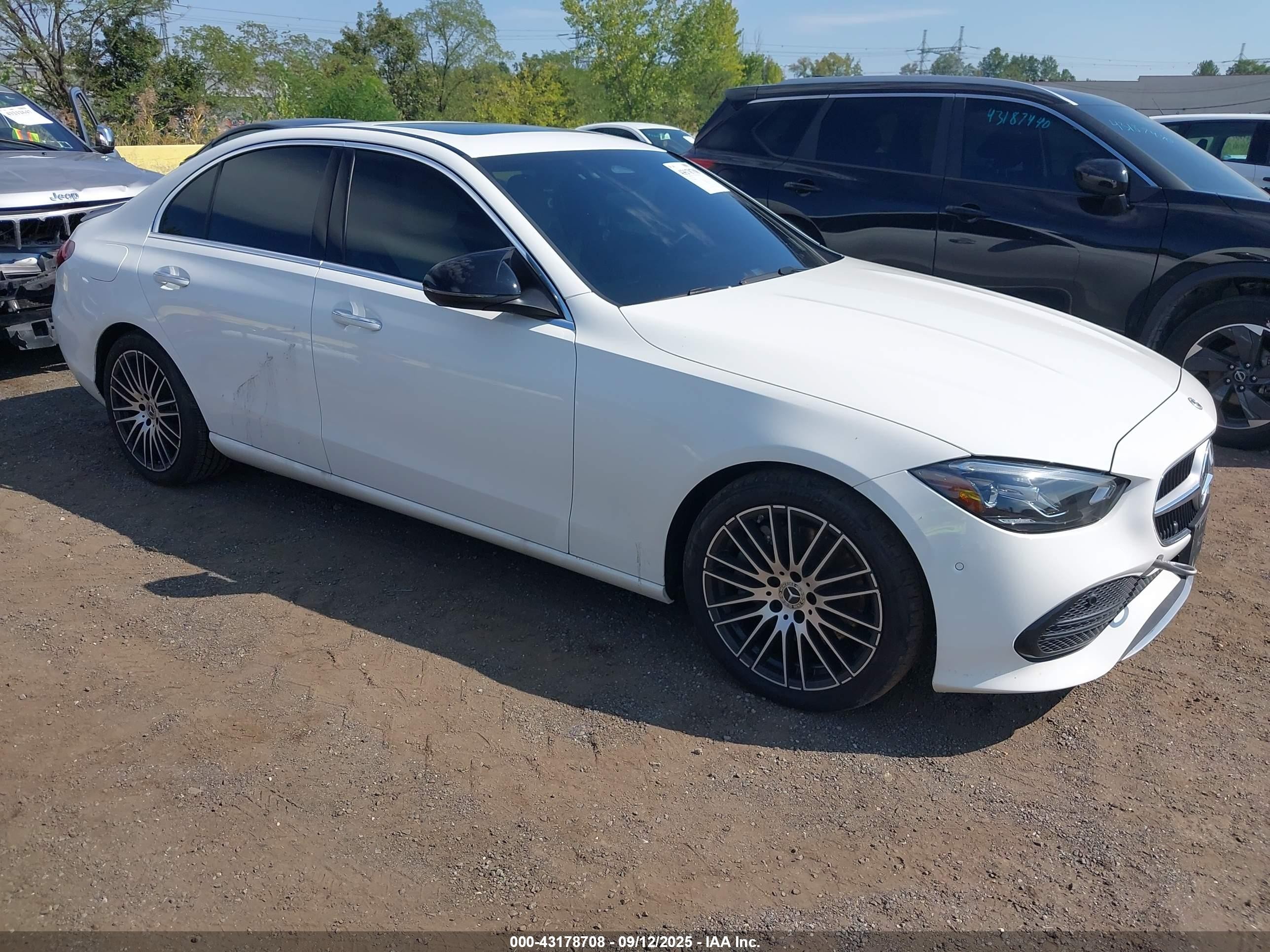 2024 Mercedes-benz C 300   Белый vin: W1KAF4HB4RR216612