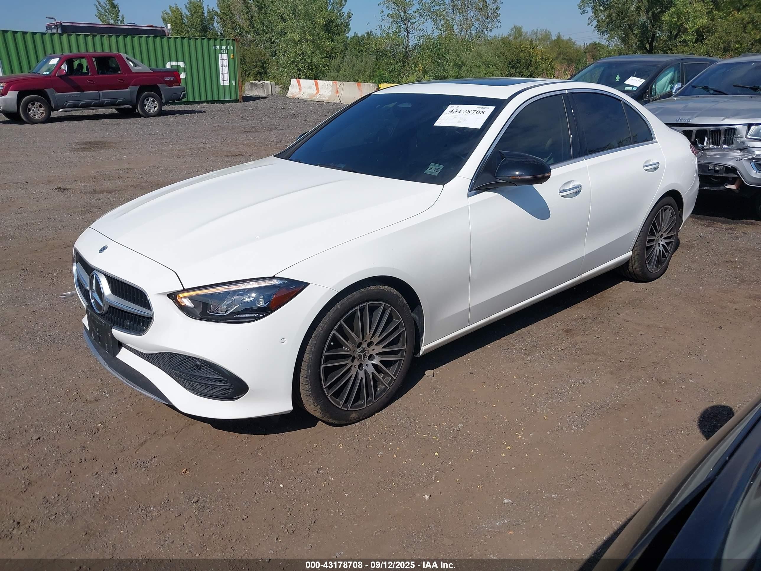 2024 Mercedes-benz C 300   Белый vin: W1KAF4HB4RR216612