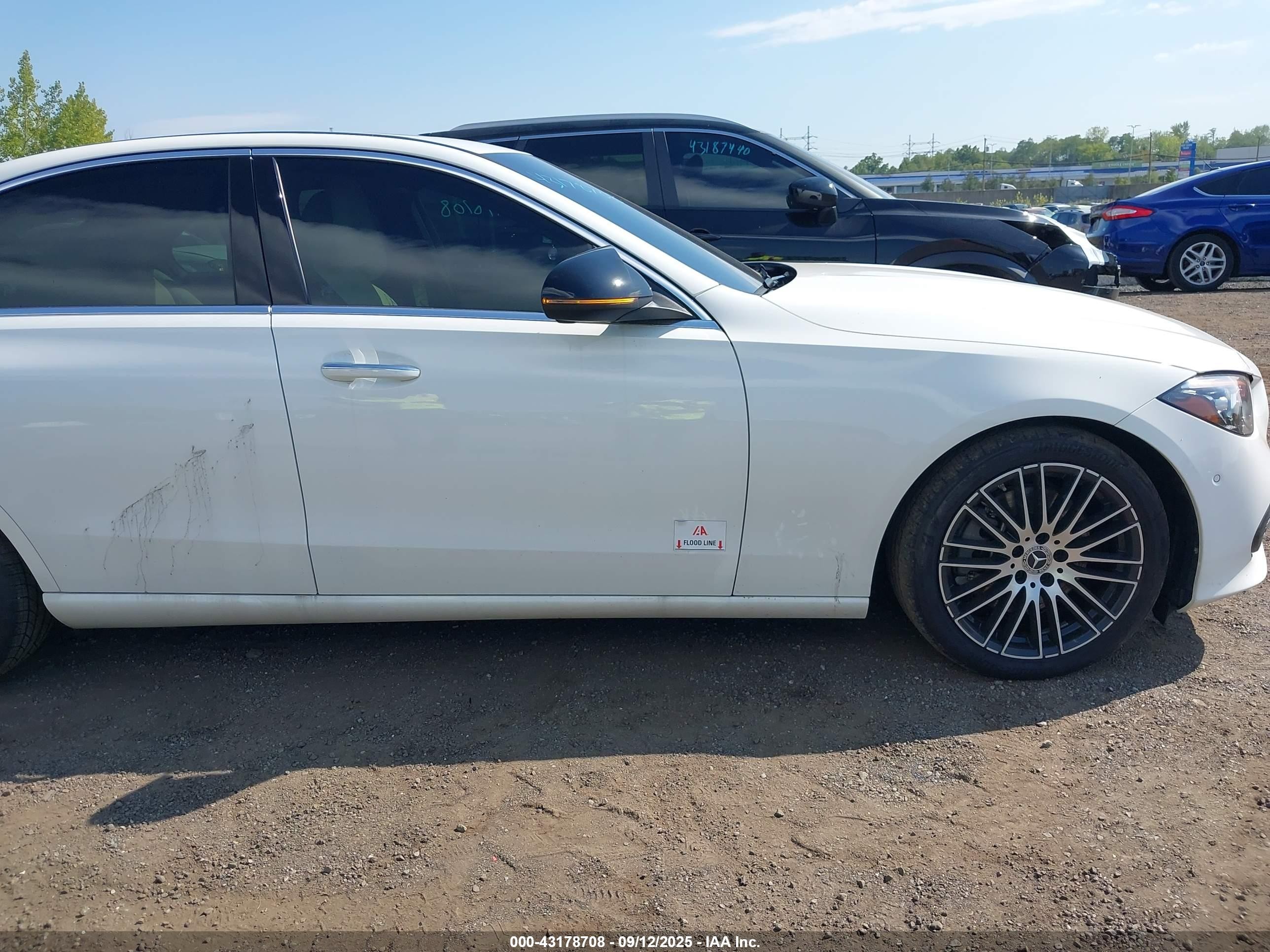 2024 Mercedes-benz C 300   Белый vin: W1KAF4HB4RR216612