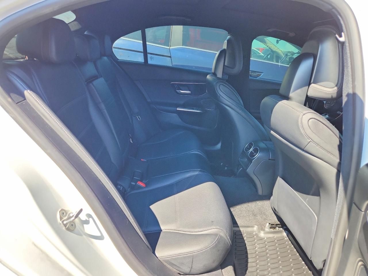 2022 Mercedes-benz C 300 4matic White vin: W1KAF4HB7NR042108