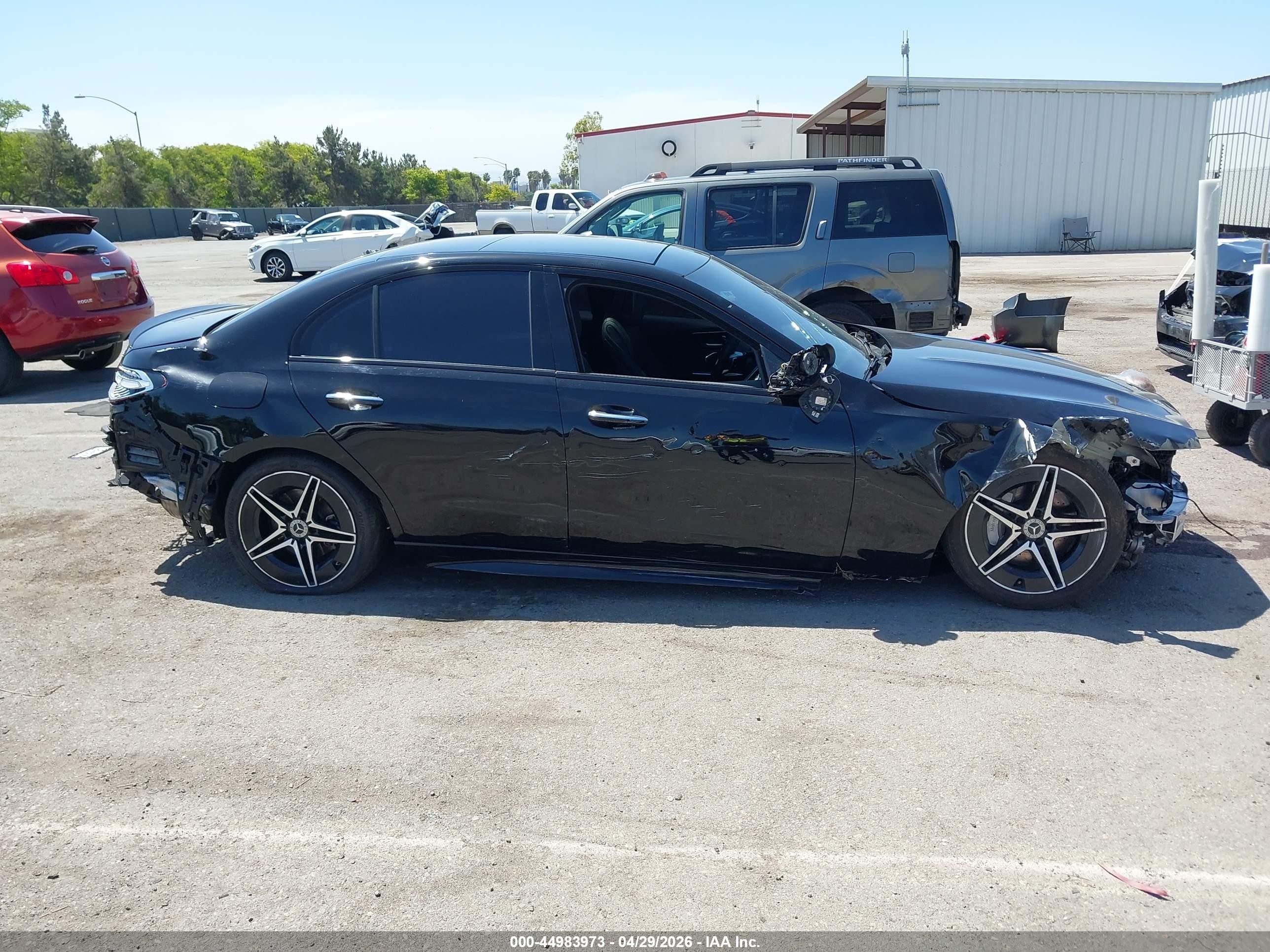 2024 Mercedes-benz C 300 Черный vin: W1KAF4HB7RR182262