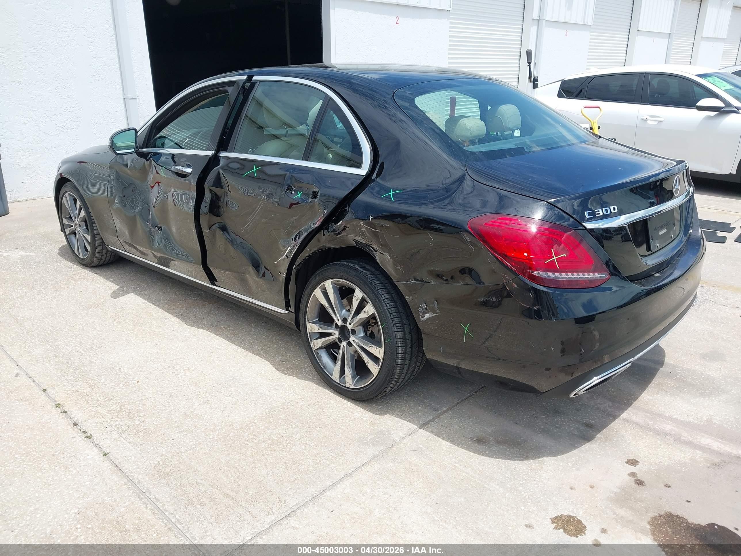 2020 Mercedes-benz C 300   Black vin: W1KWF8DB3LR571393