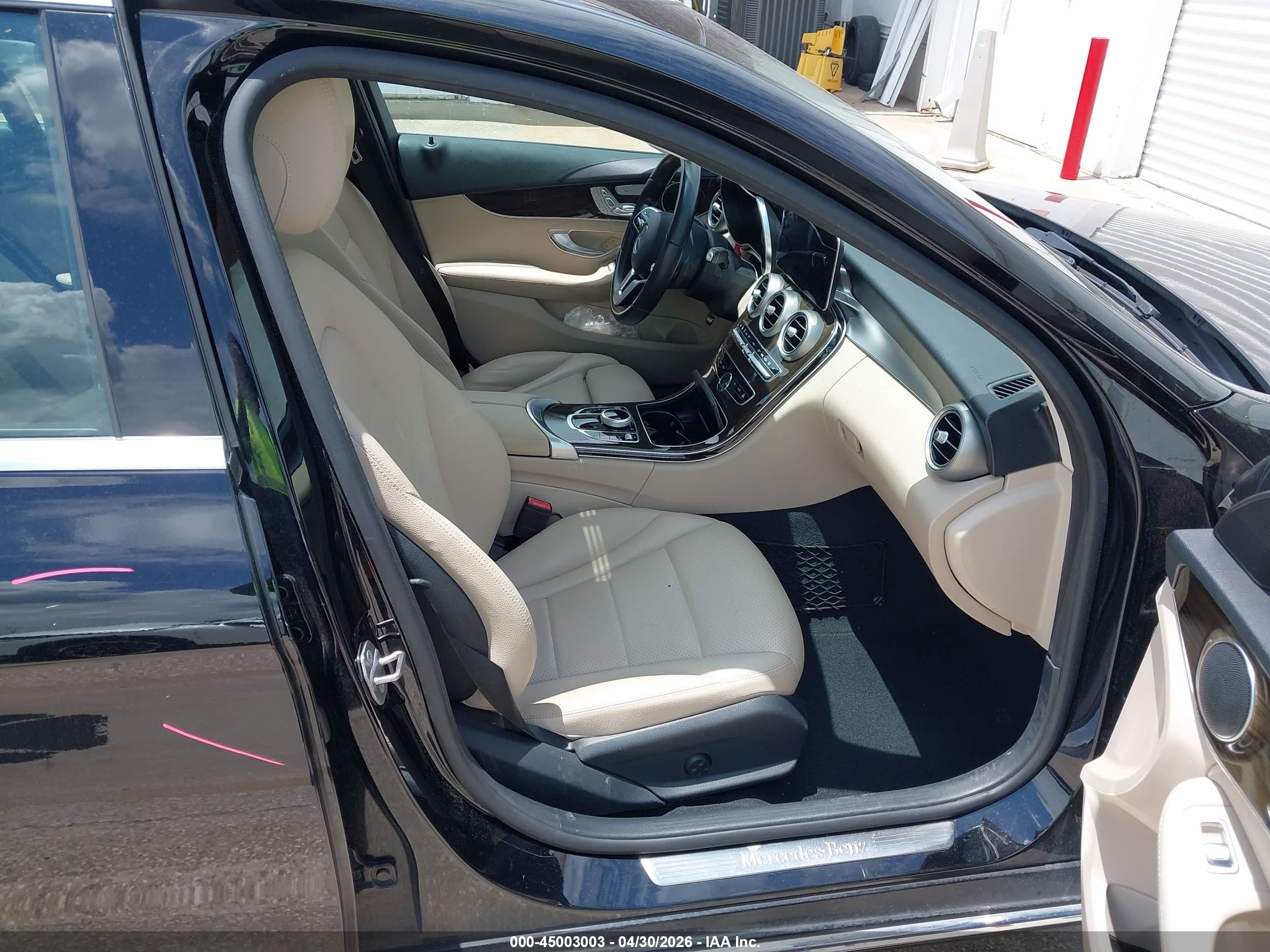 2020 Mercedes-benz C 300   Black vin: W1KWF8DB3LR571393