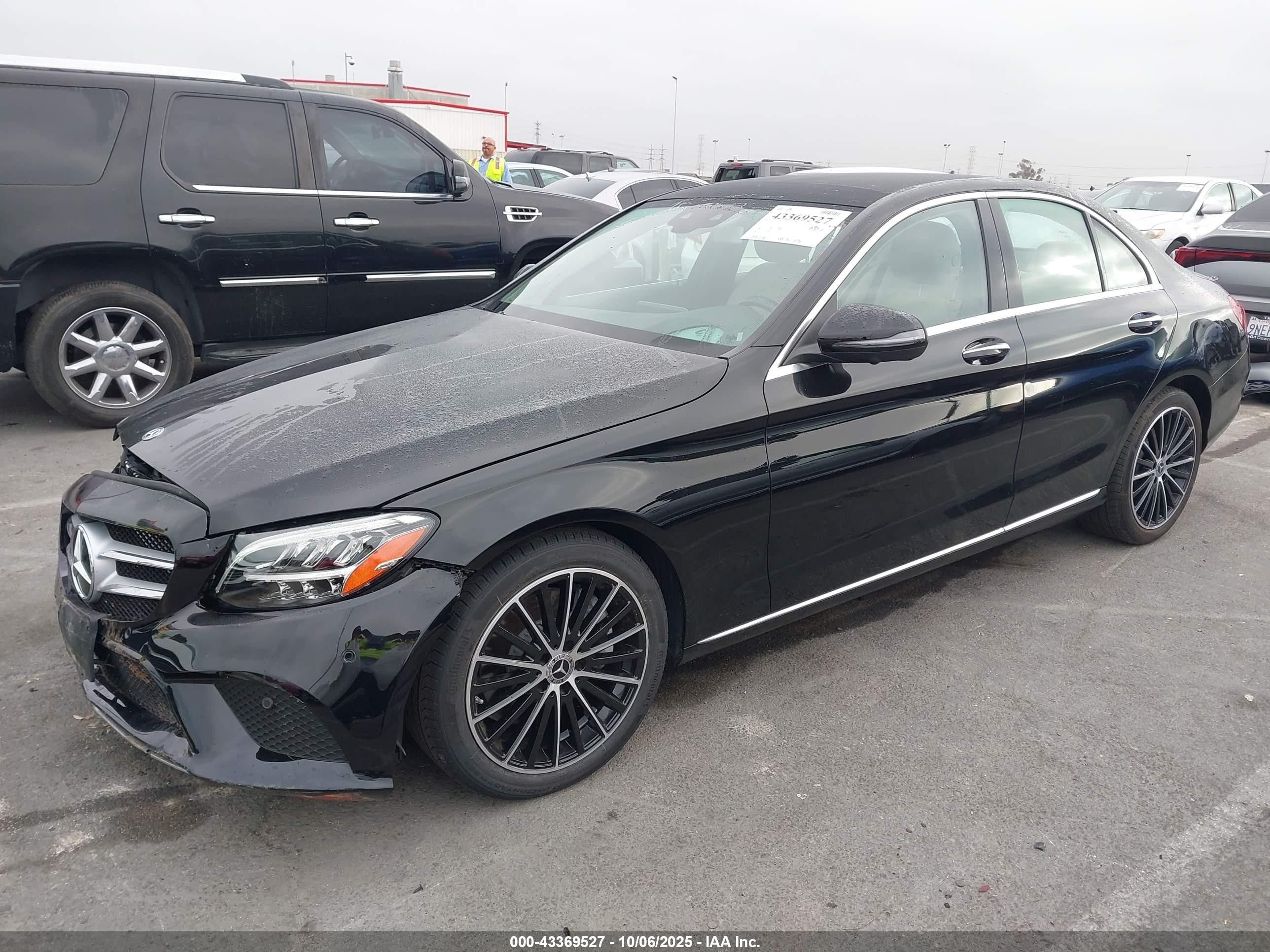2020 Mercedes-benz C 300   Black vin: W1KWF8DB7LR578329
