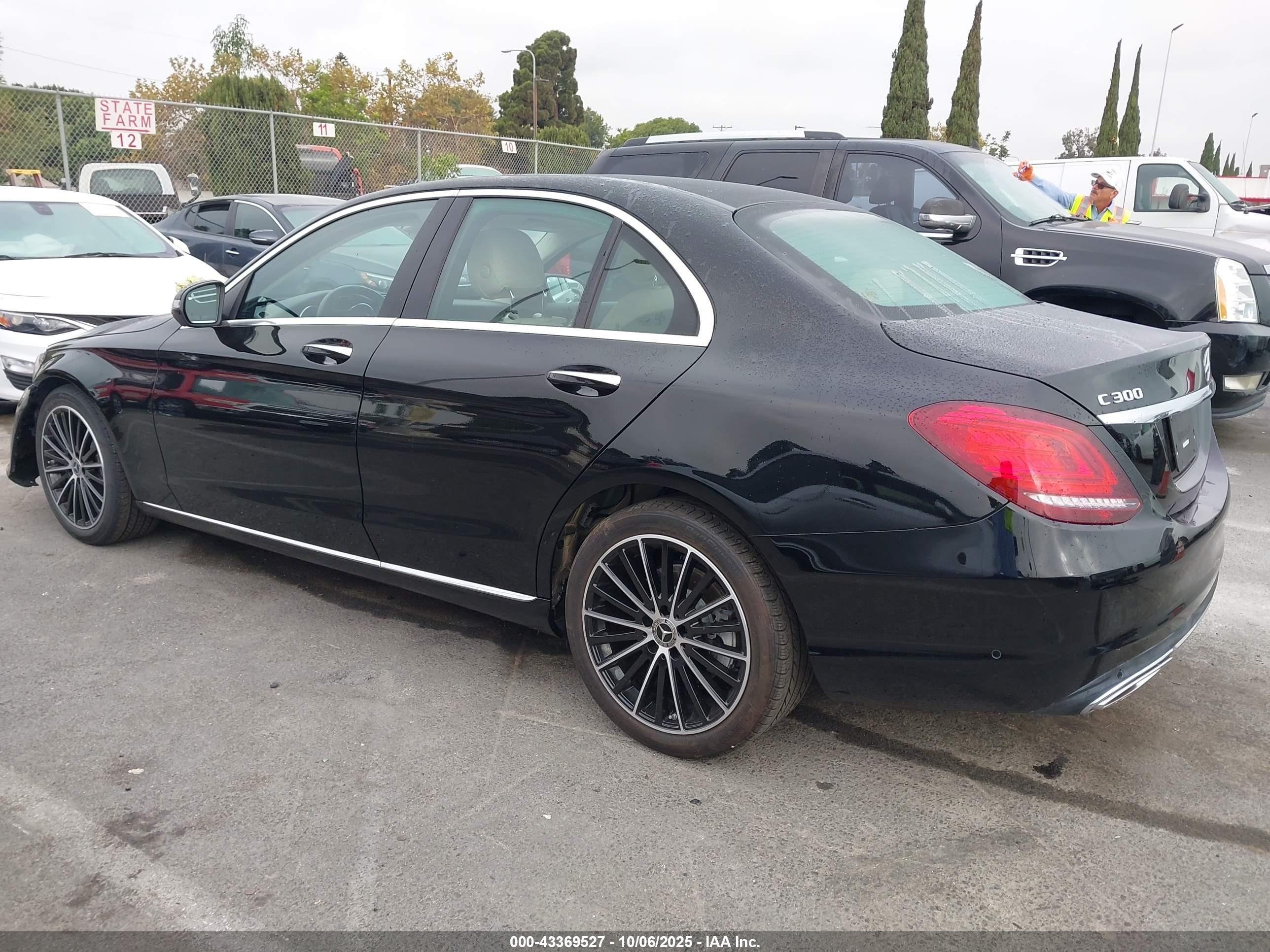 2020 Mercedes-benz C 300   Black vin: W1KWF8DB7LR578329