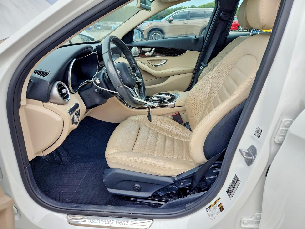 2020 Mercedes-benz C 300 Белый vin: W1KWF8DB9LR602985