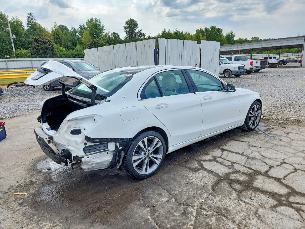 2020 Mercedes-benz C 300 Белый vin: W1KWF8DB9LR602985