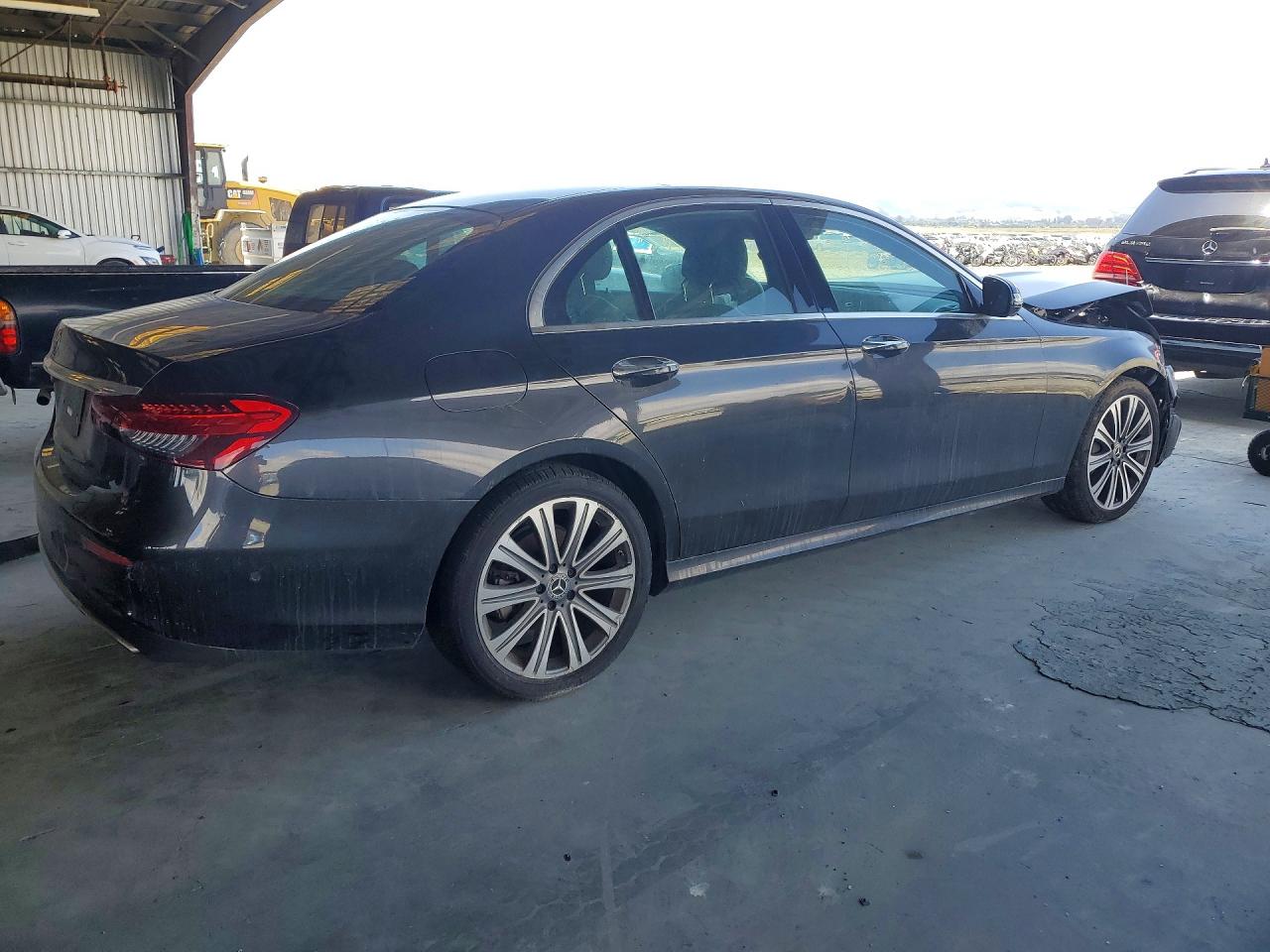 2022 Mercedes-benz E 350 Black vin: W1KZF8DB1NB022011