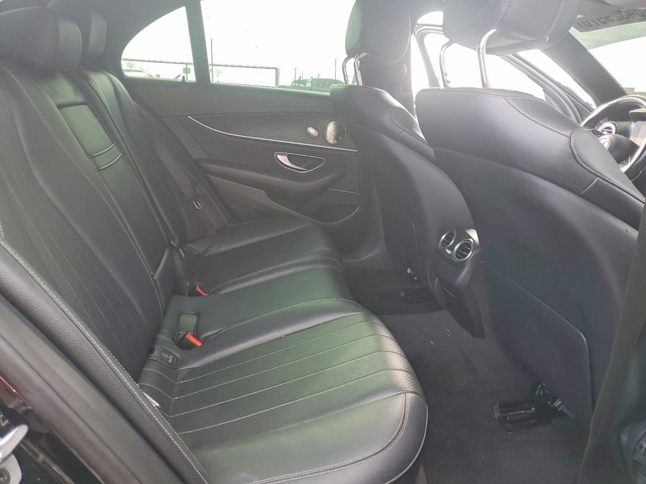 2022 Mercedes-benz E 350 Black vin: W1KZF8DB3NB096644