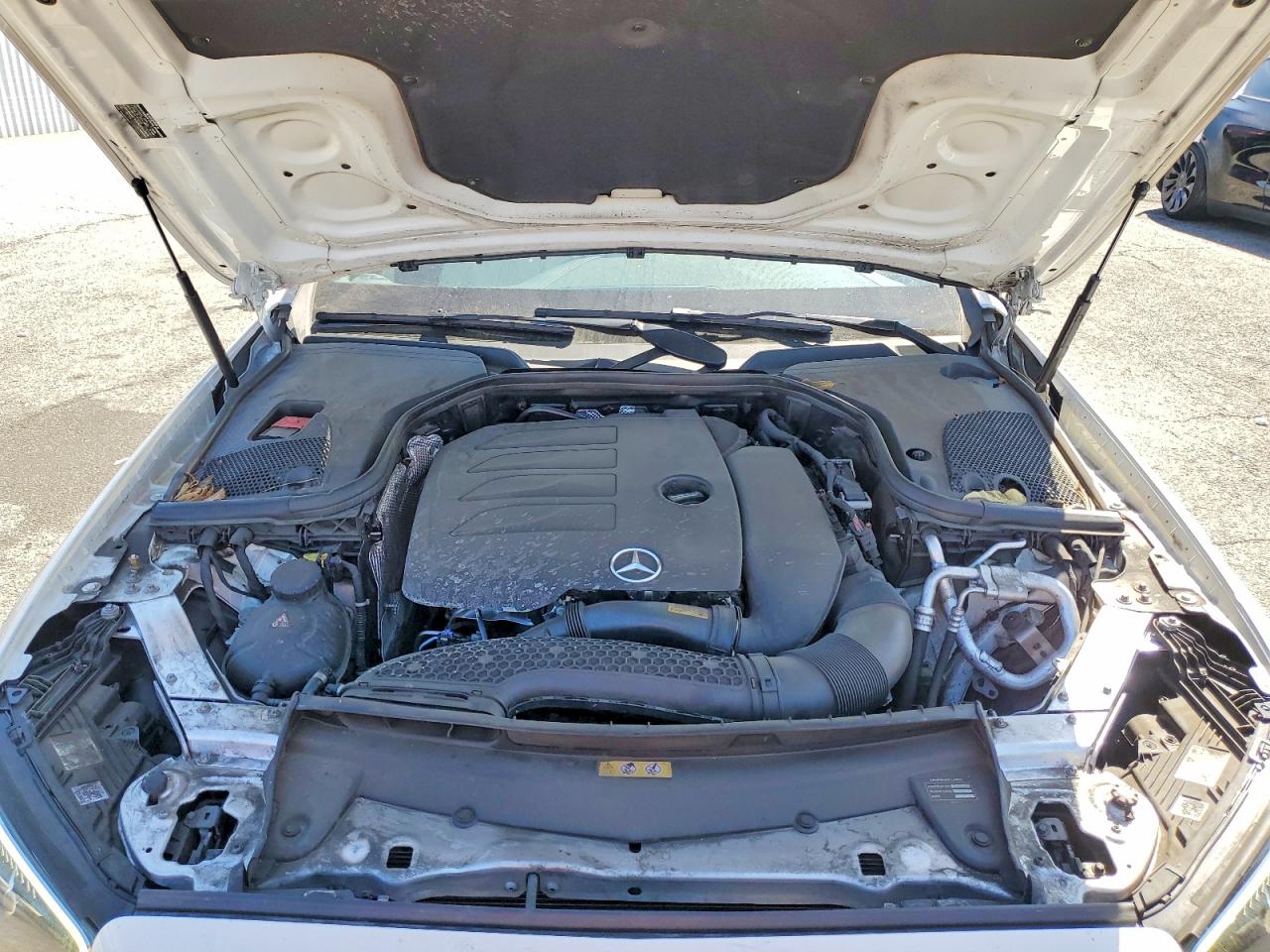 2022 Mercedes-benz E 350 White vin: W1KZF8DB4NB012587