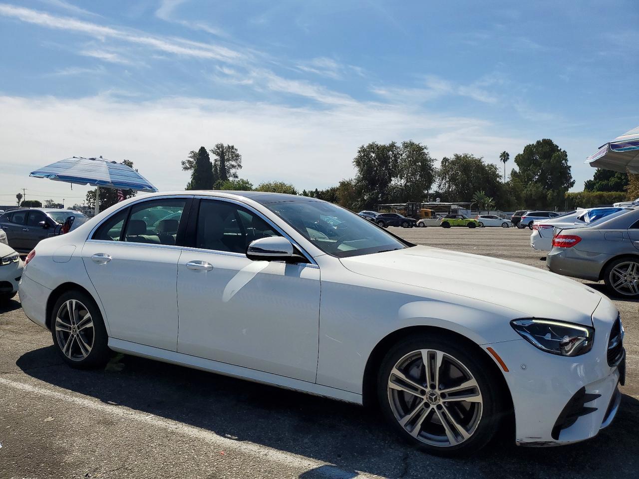 2022 Mercedes-benz E 350 White vin: W1KZF8DB4NB012587