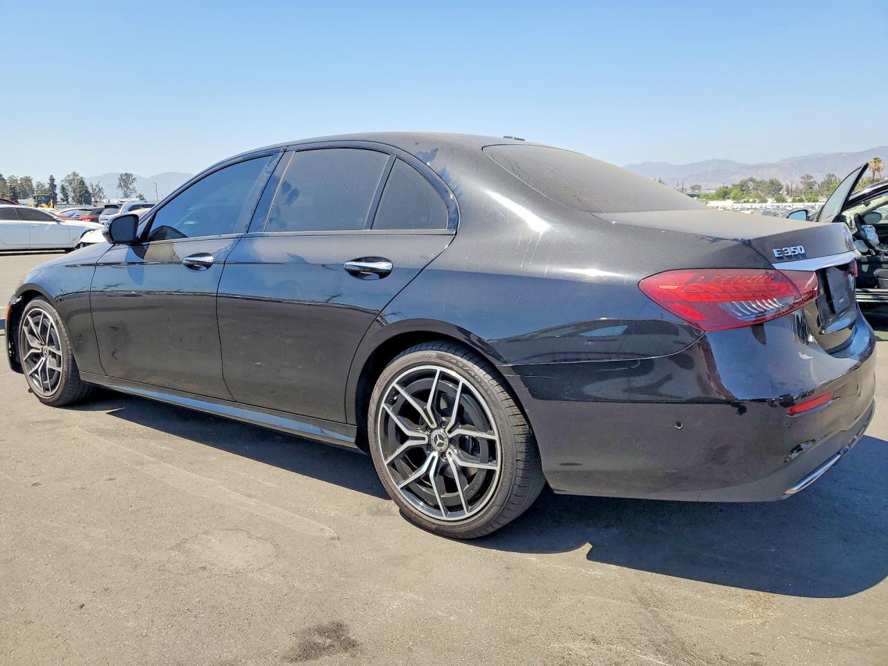 2021 Mercedes-benz E 350 Черный vin: W1KZF8DB5MA947895
