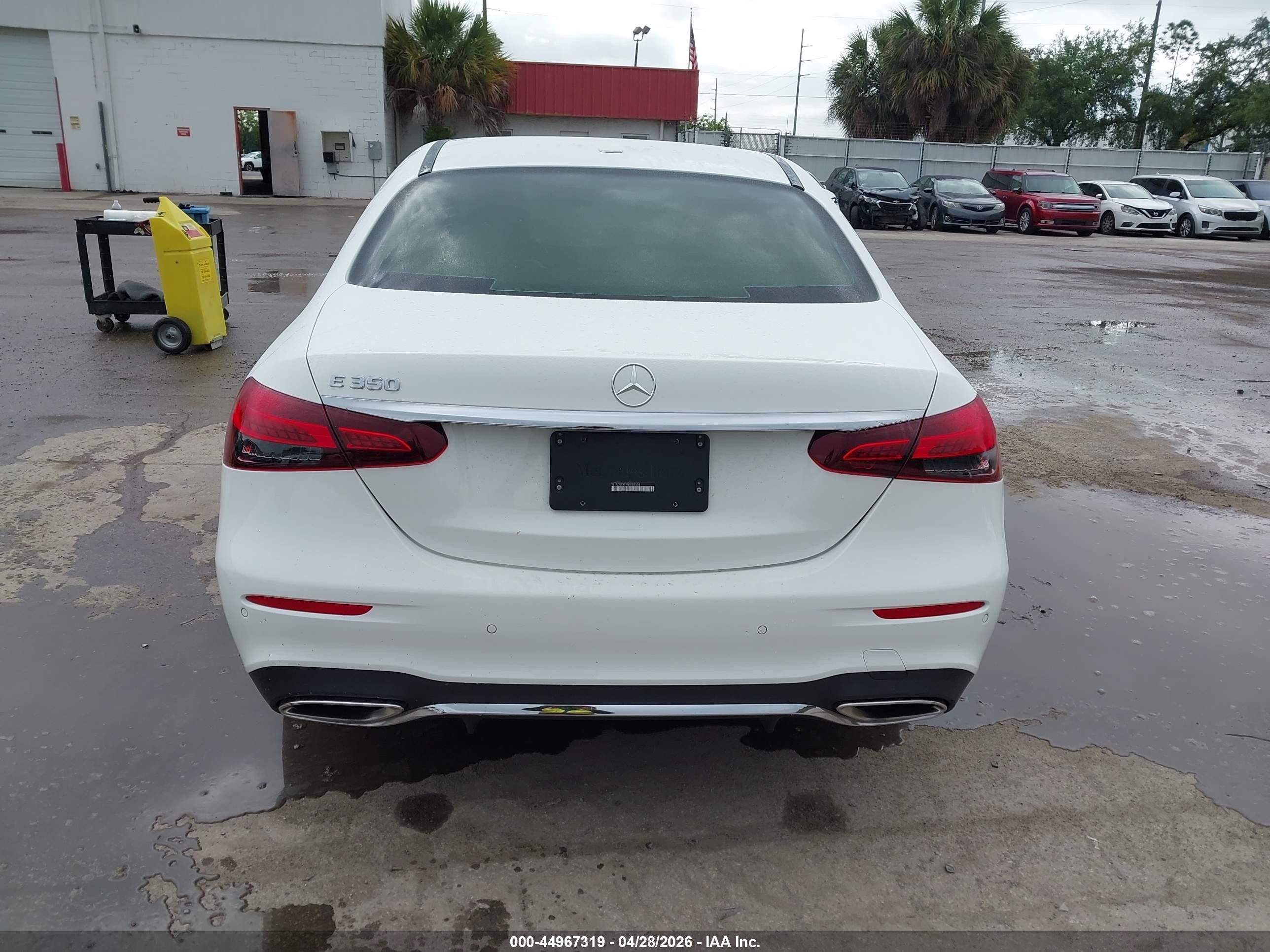 2022 Mercedes-benz E 350   White vin: W1KZF8DBXNB085558