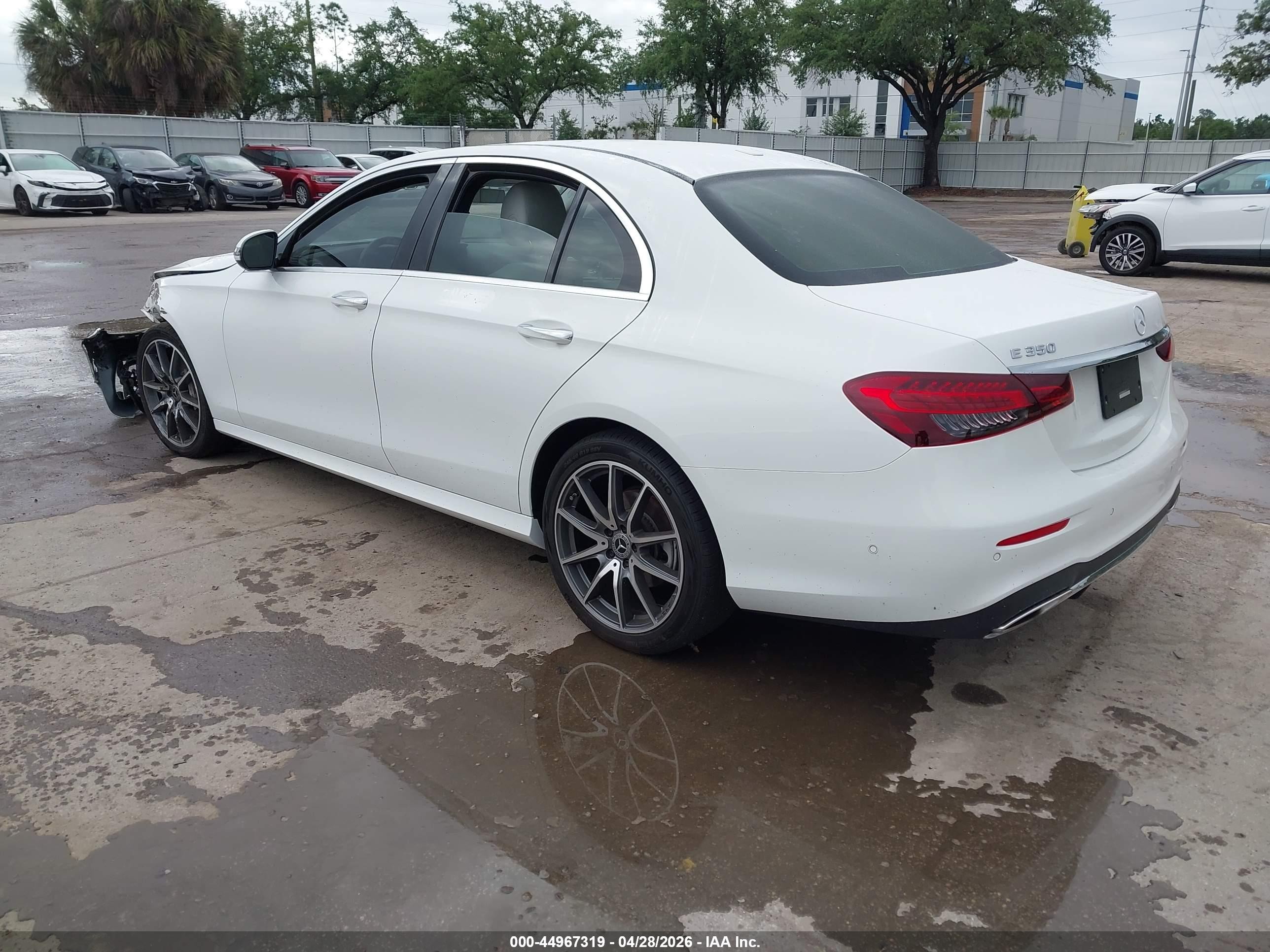 2022 Mercedes-benz E 350   White vin: W1KZF8DBXNB085558