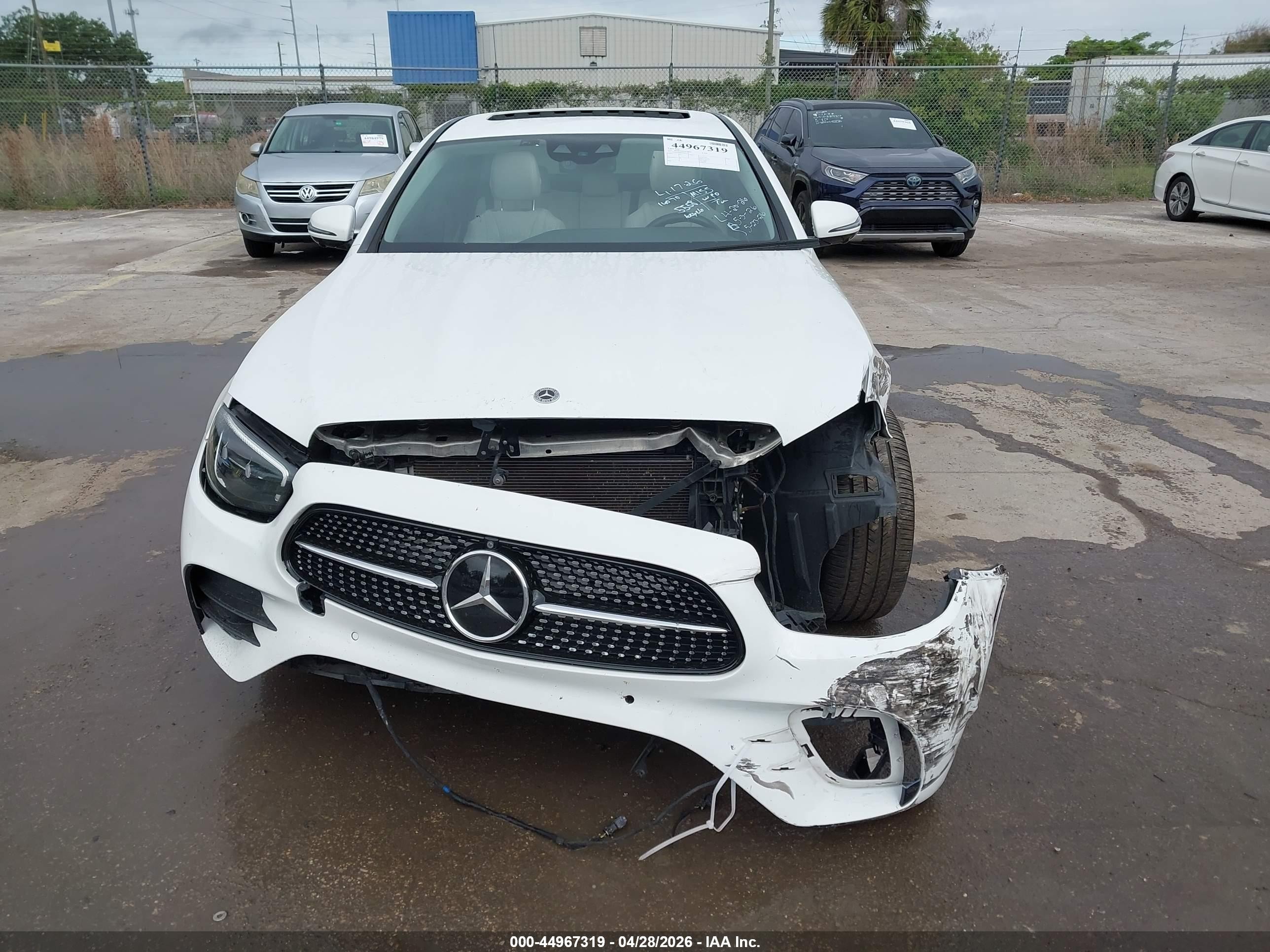 2022 Mercedes-benz E 350   White vin: W1KZF8DBXNB085558