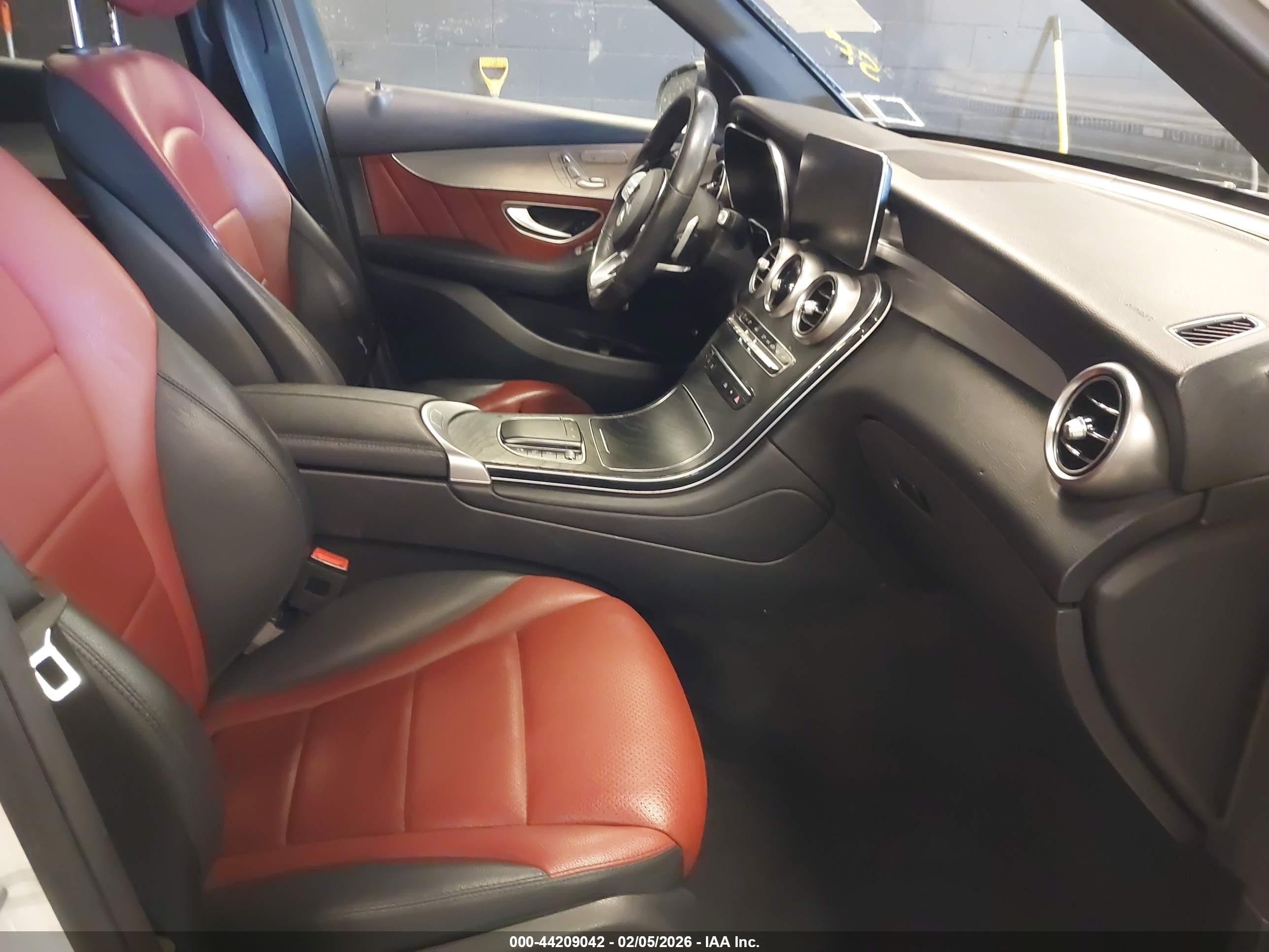 2022 Mercedes-benz Glc 300 Suv Белый vin: W1N0G8DB1NV347975