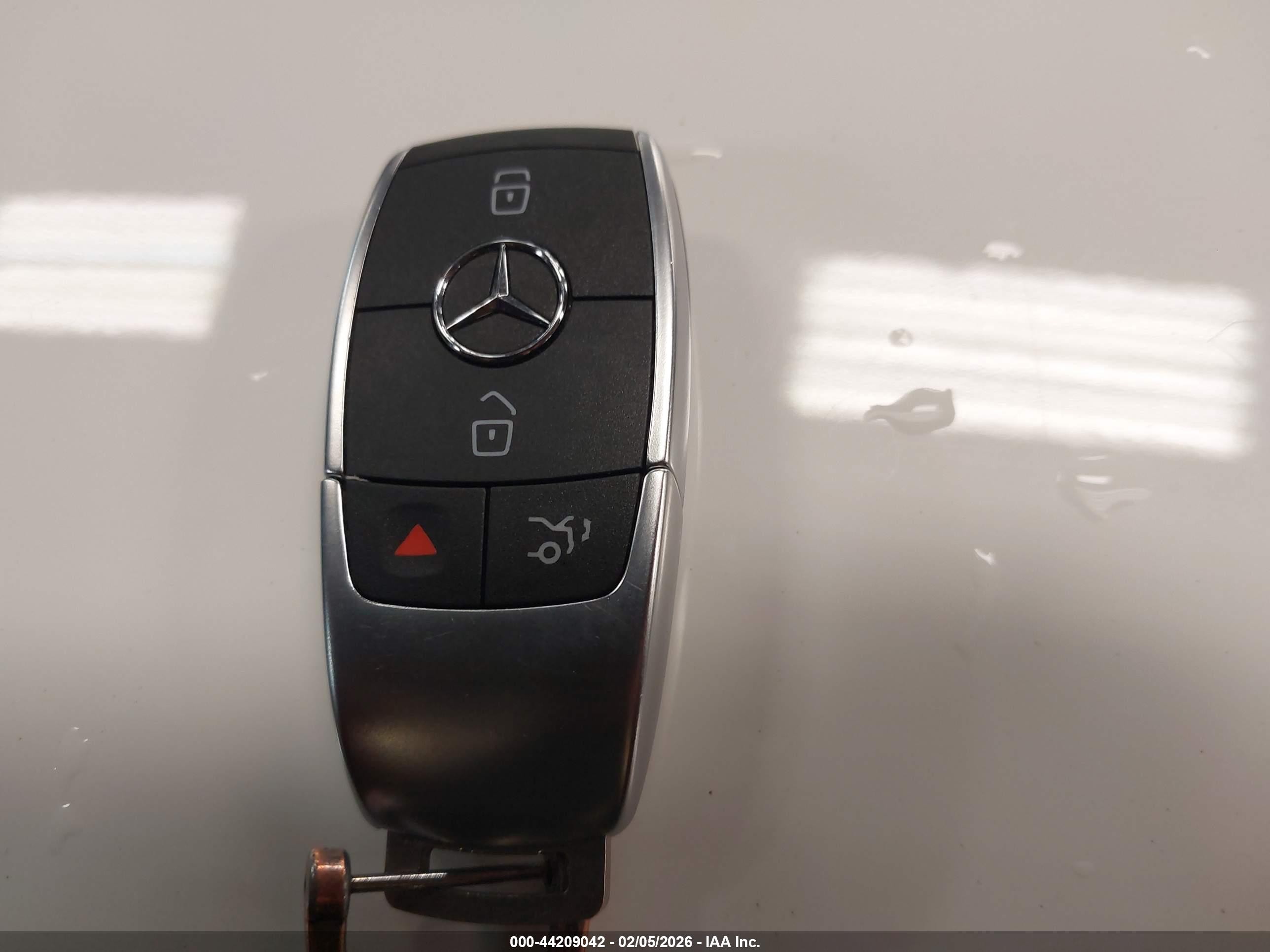 2022 Mercedes-benz Glc 300 Suv Белый vin: W1N0G8DB1NV347975