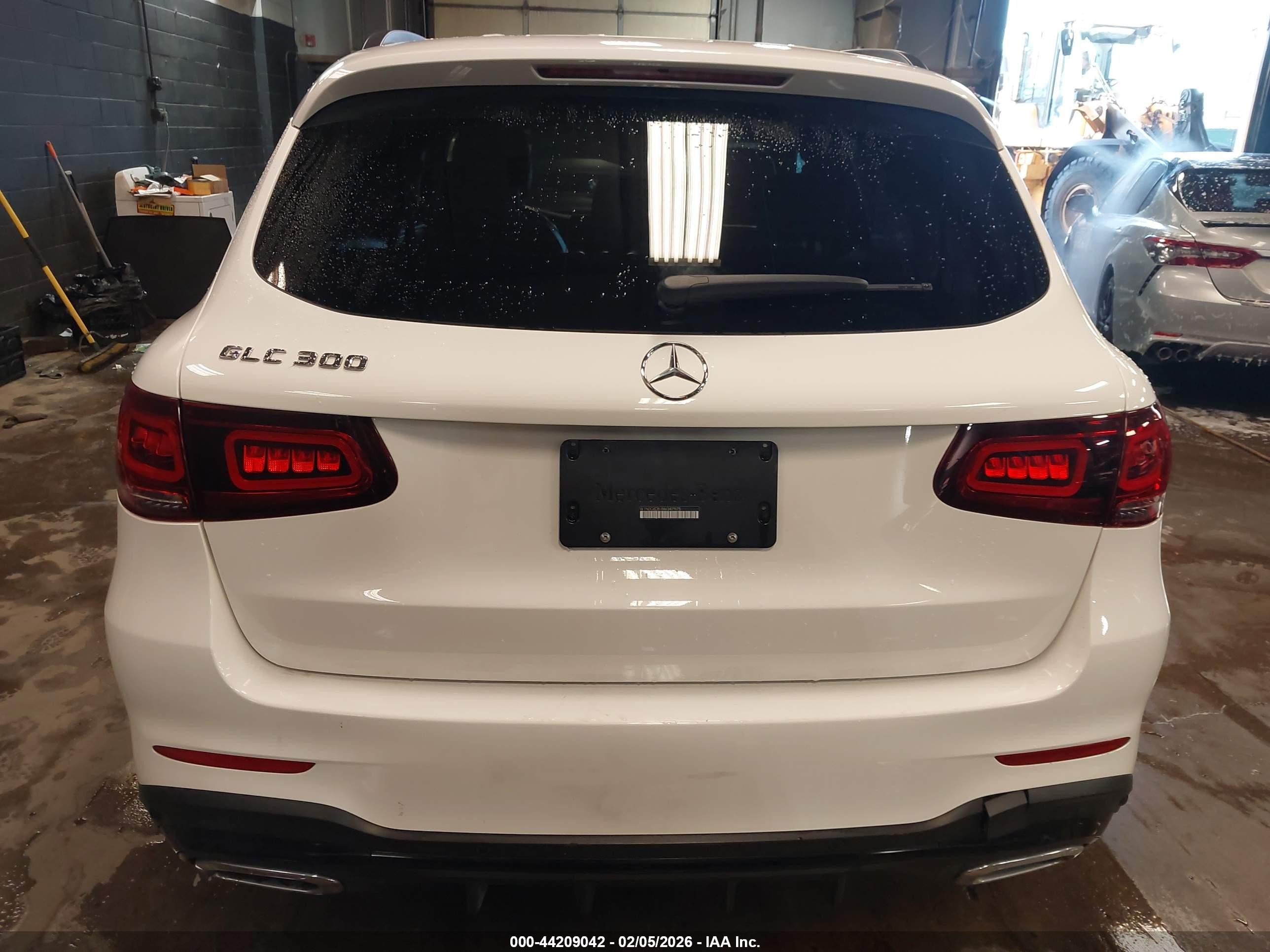 2022 Mercedes-benz Glc 300 Suv Белый vin: W1N0G8DB1NV347975