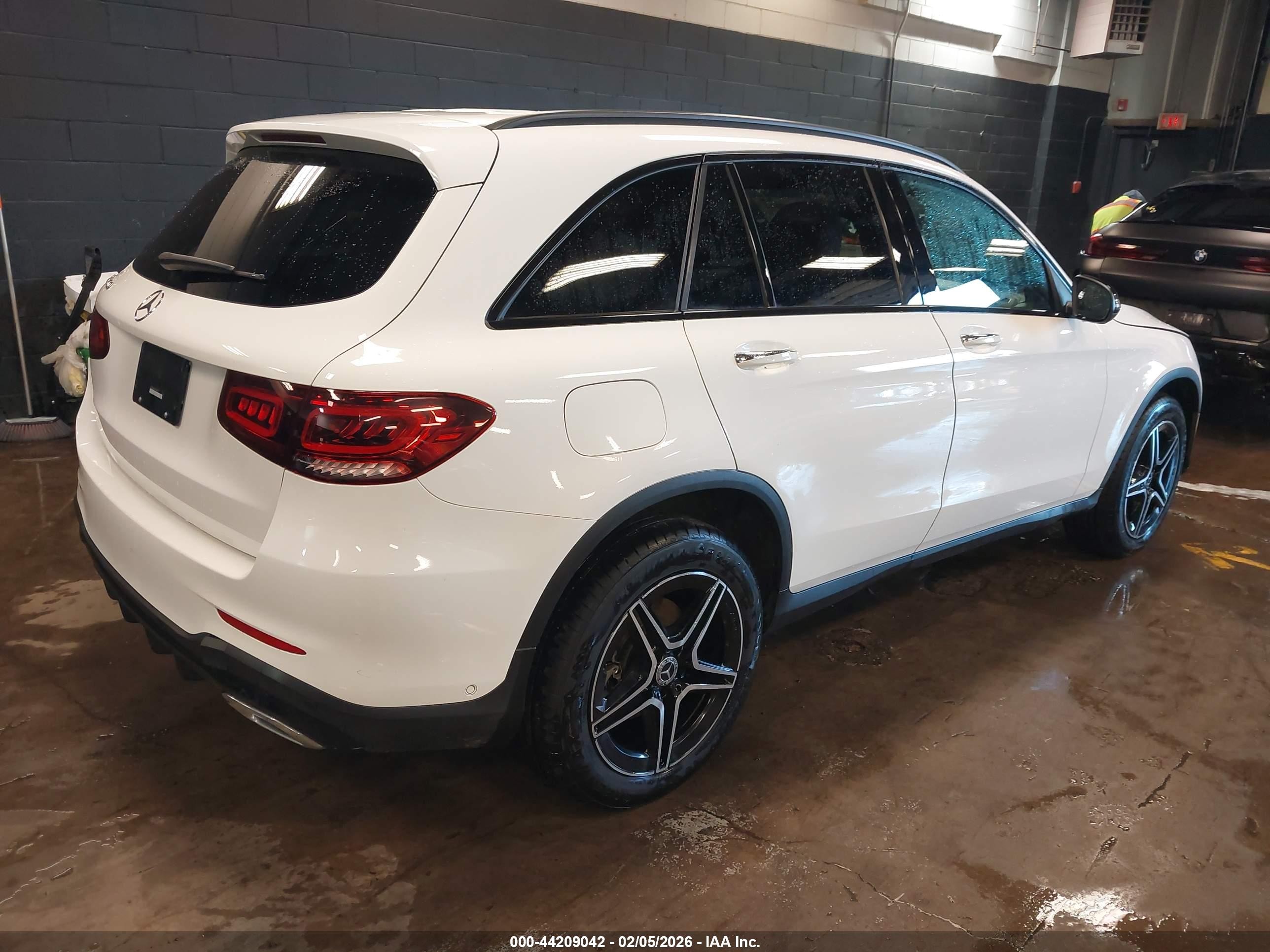 2022 Mercedes-benz Glc 300 Suv Белый vin: W1N0G8DB1NV347975