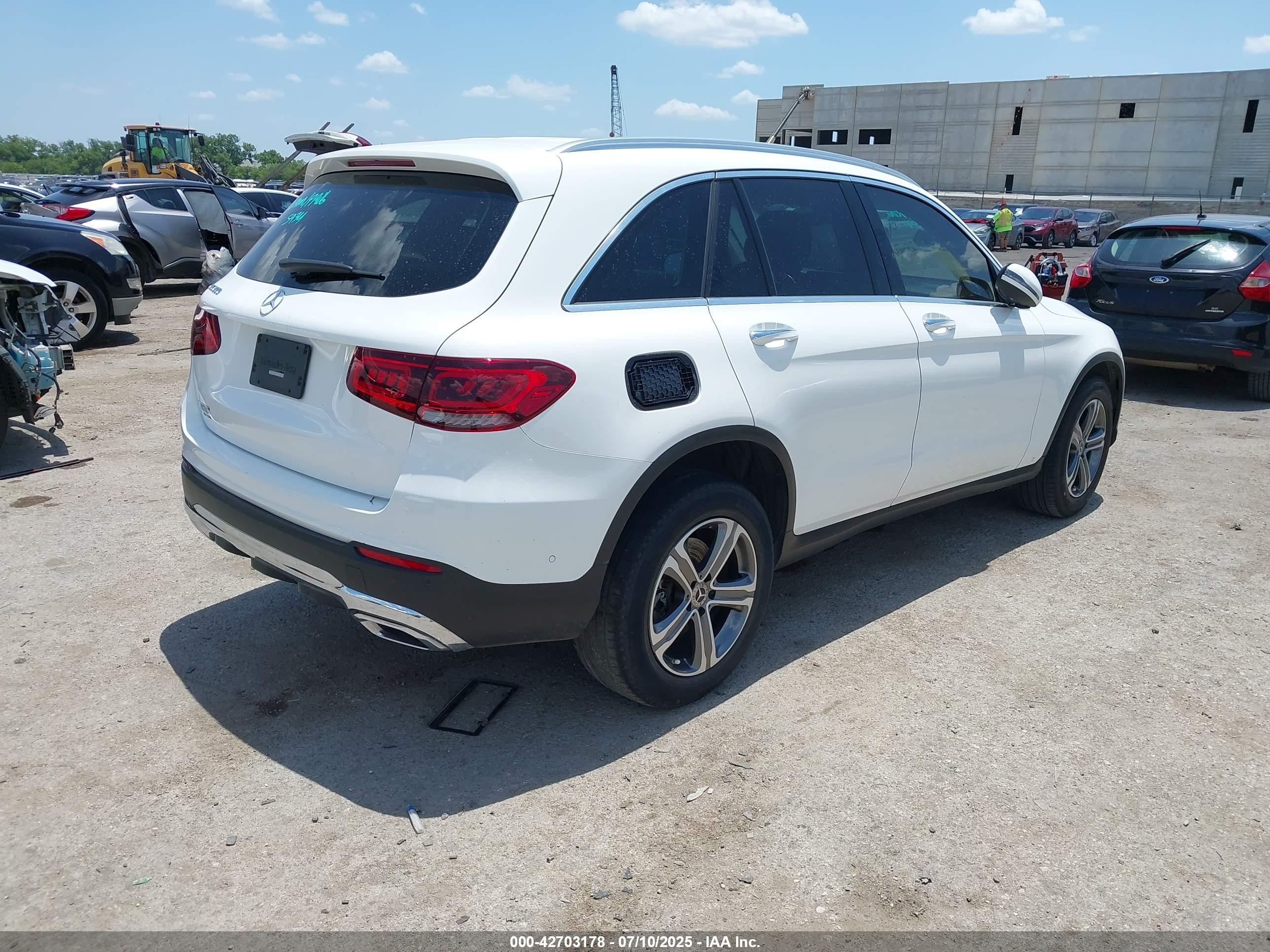 2021 Mercedes-benz Glc 300 Suv White vin: W1N0G8DB3MV322767