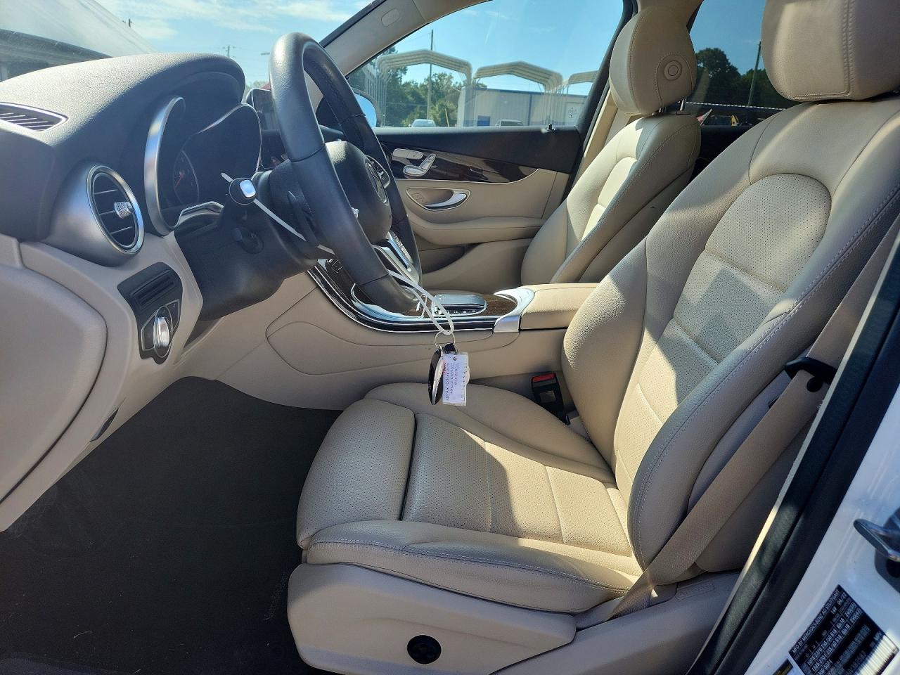 2022 Mercedes-benz Glc 300 White vin: W1N0G8DB3NV382582