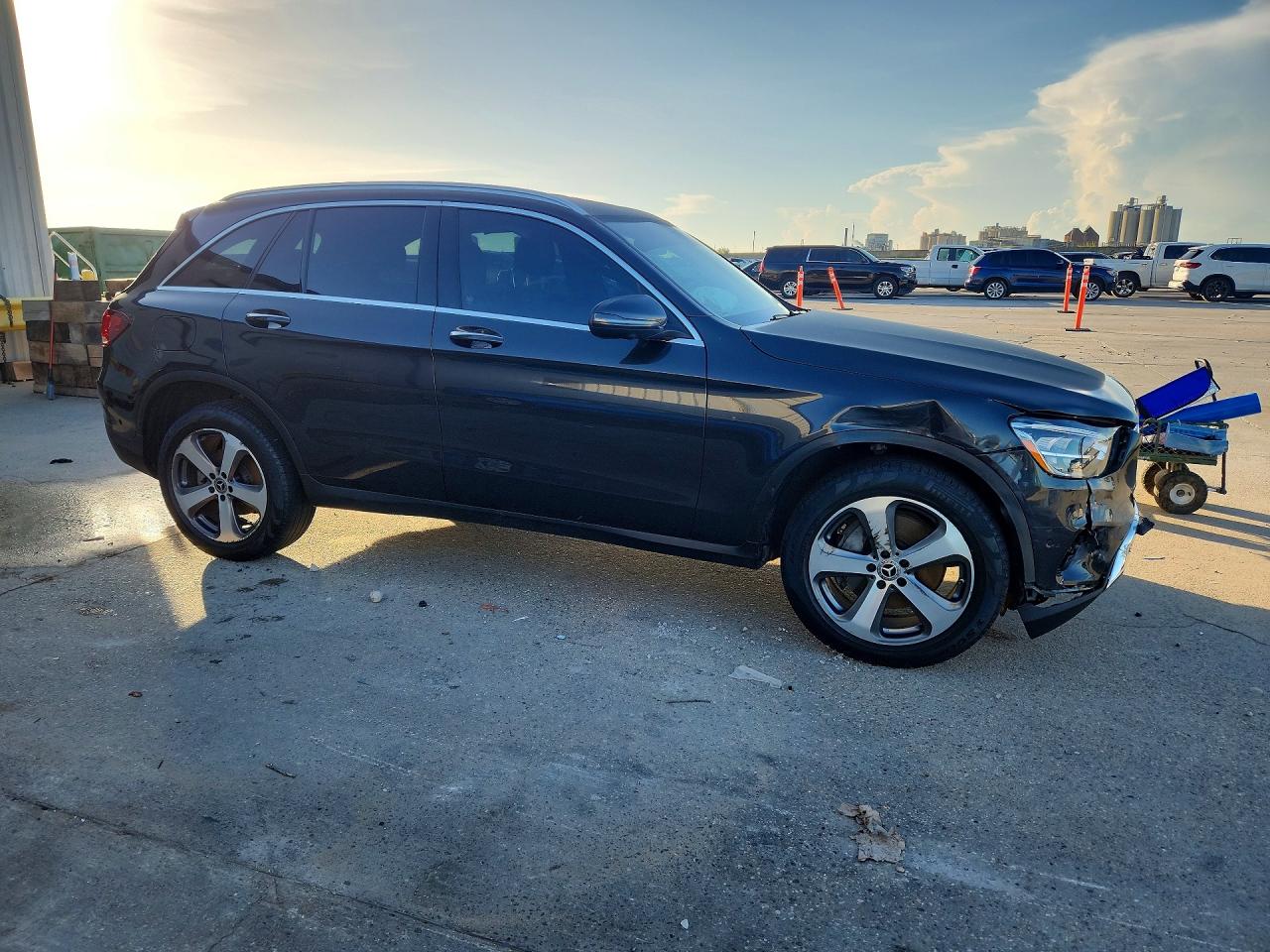 2022 Mercedes-benz Glc 300 Gray vin: W1N0G8DB5NG117151