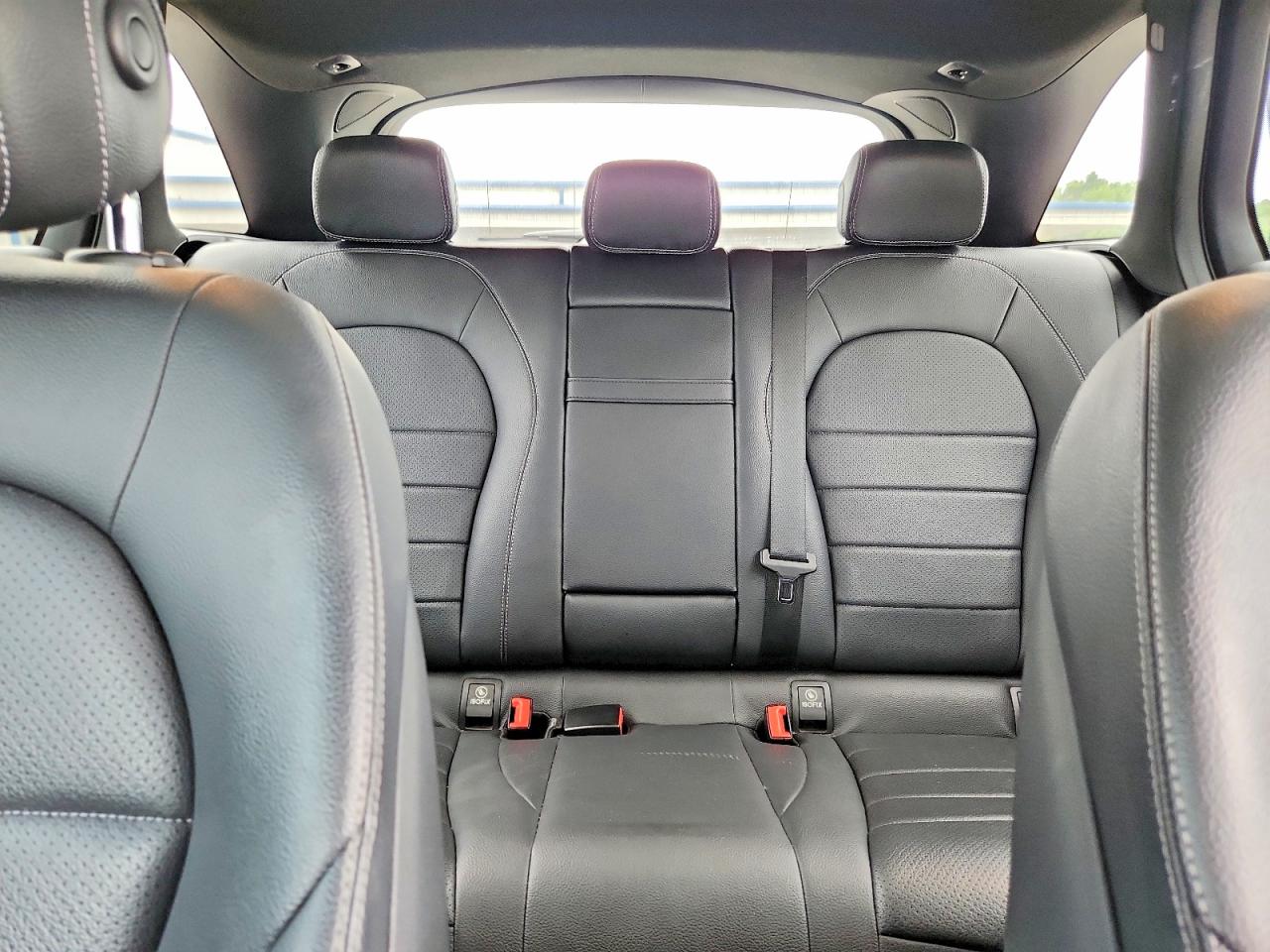 2021 Mercedes-benz Glc 300 Черный vin: W1N0G8DB9MF926611