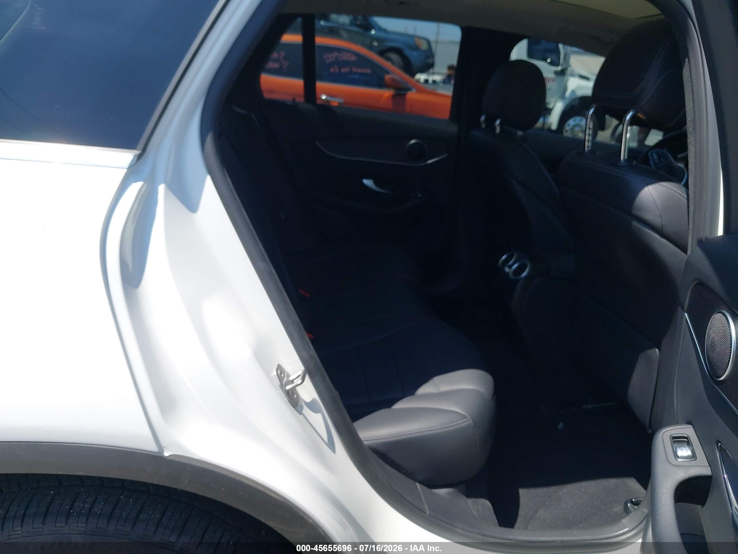 2021 Mercedes-benz Glc 300 Suv White vin: W1N0G8DBXMV265077