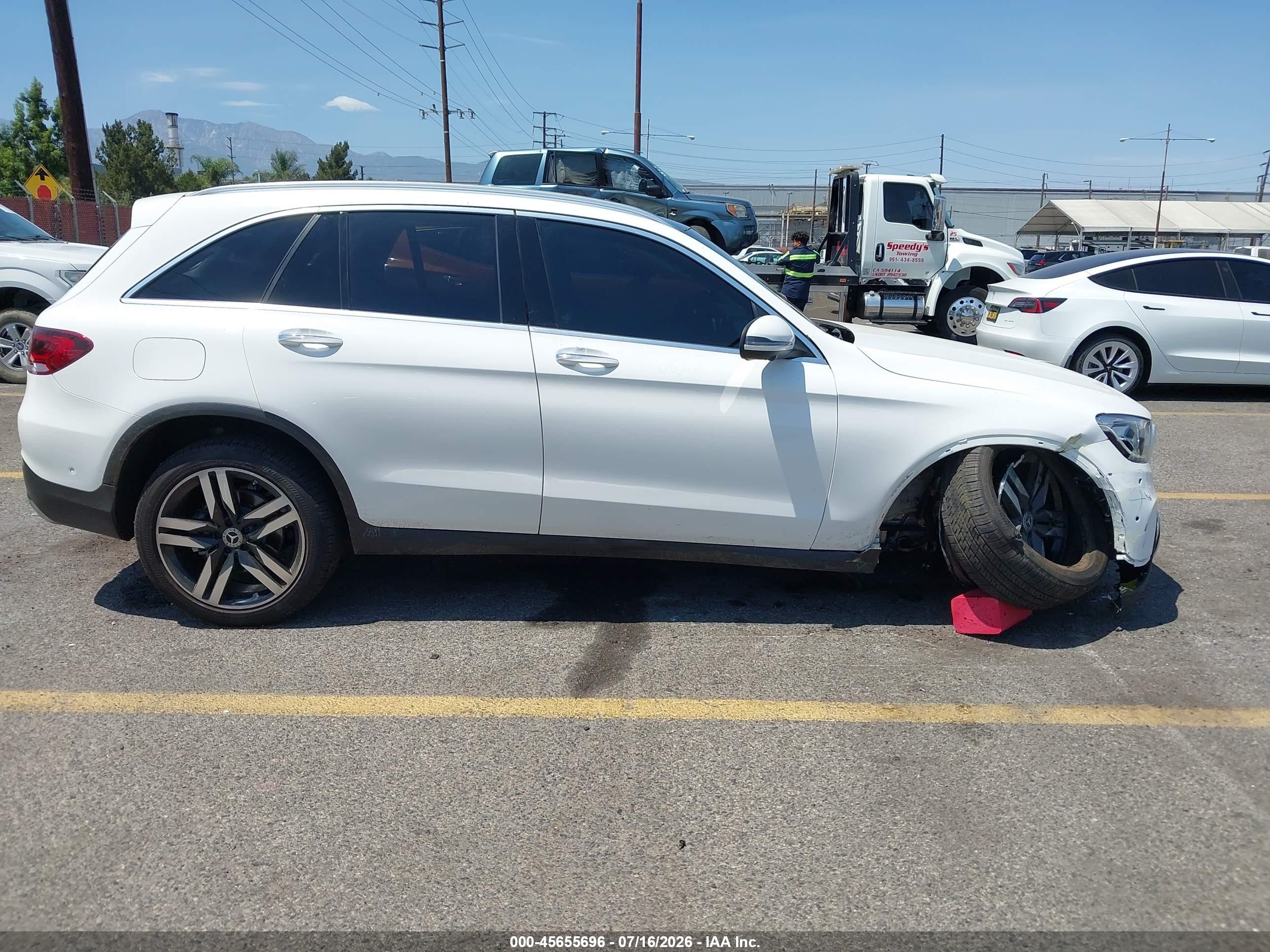 2021 Mercedes-benz Glc 300 Suv White vin: W1N0G8DBXMV265077