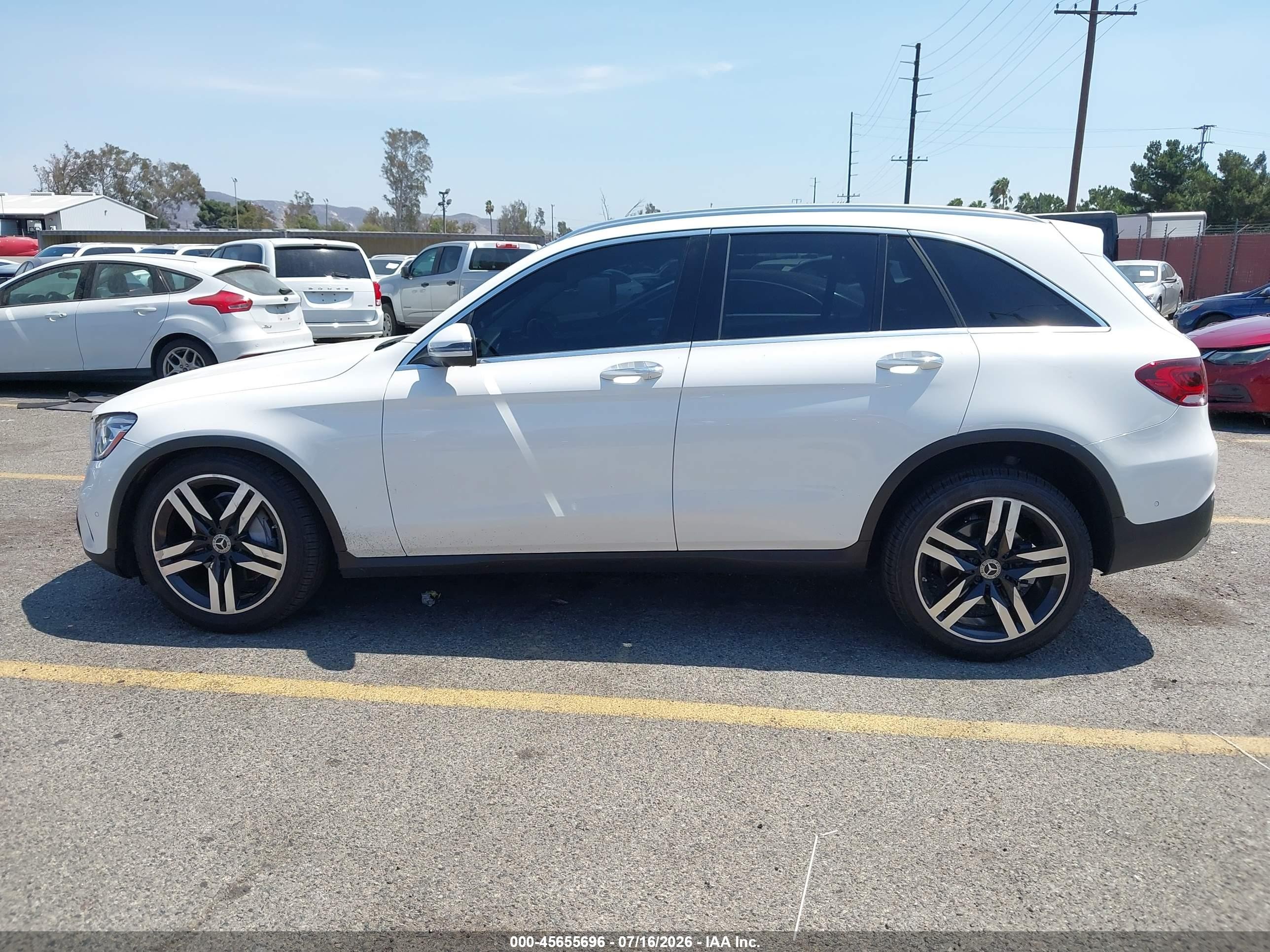 2021 Mercedes-benz Glc 300 Suv White vin: W1N0G8DBXMV265077