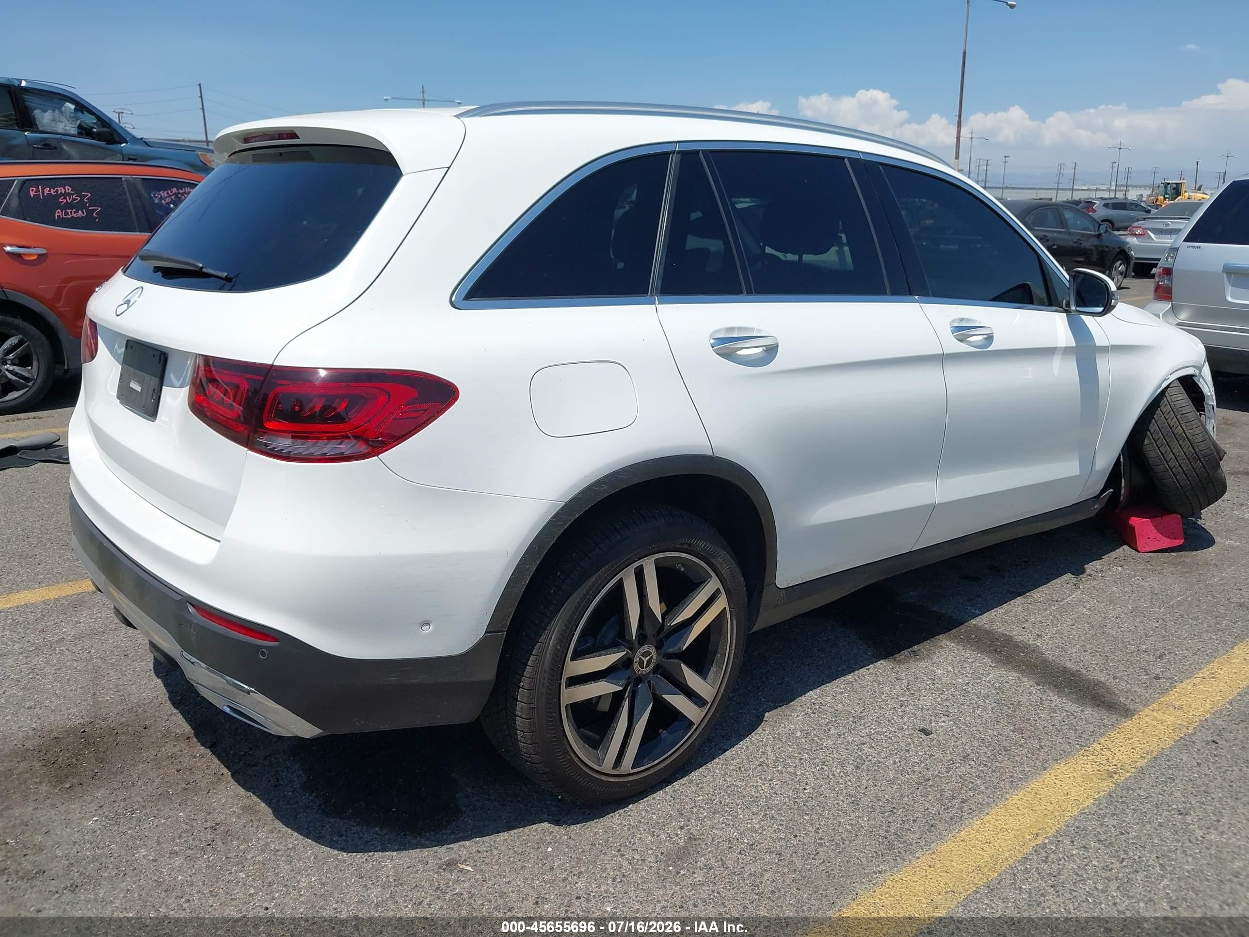 2021 Mercedes-benz Glc 300 Suv White vin: W1N0G8DBXMV265077