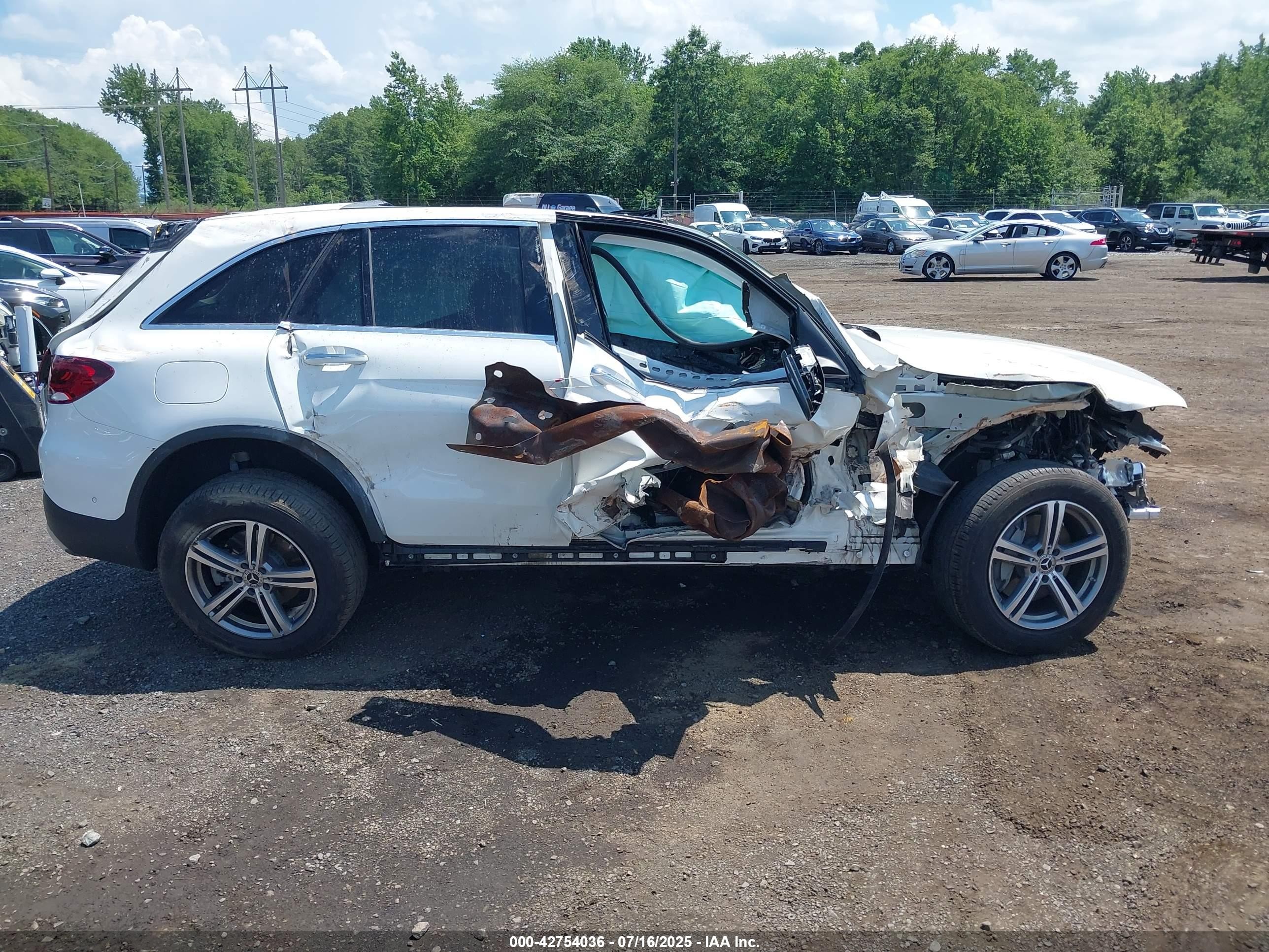 2022 Mercedes-benz Glc 300 4matic Suv White vin: W1N0G8EB1NV352060