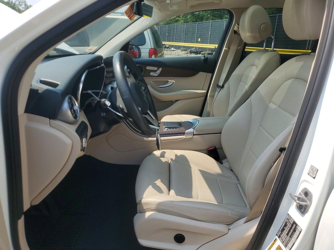 2021 Mercedes-benz Glc 300 4matic White vin: W1N0G8EB8MF986703