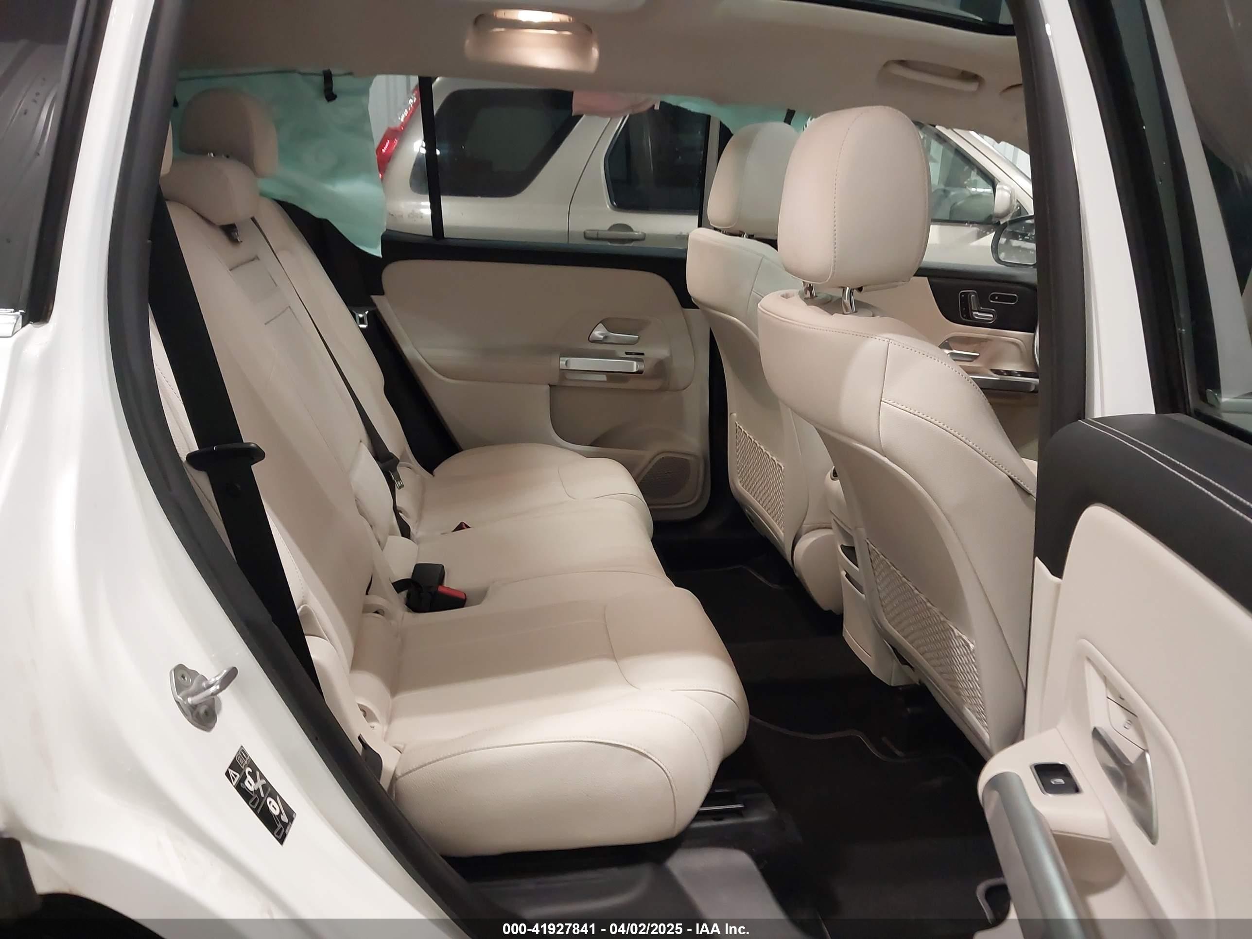 2022 Mercedes-benz Glb 250 4matic White vin: W1N4M4HB2NW260495