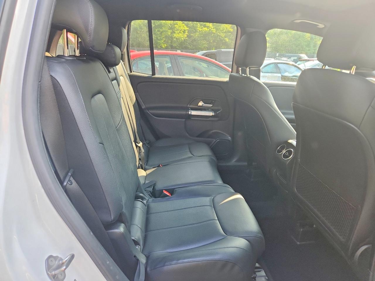 2022 Mercedes-benz Glb 250 4matic White vin: W1N4M4HBXNW181317