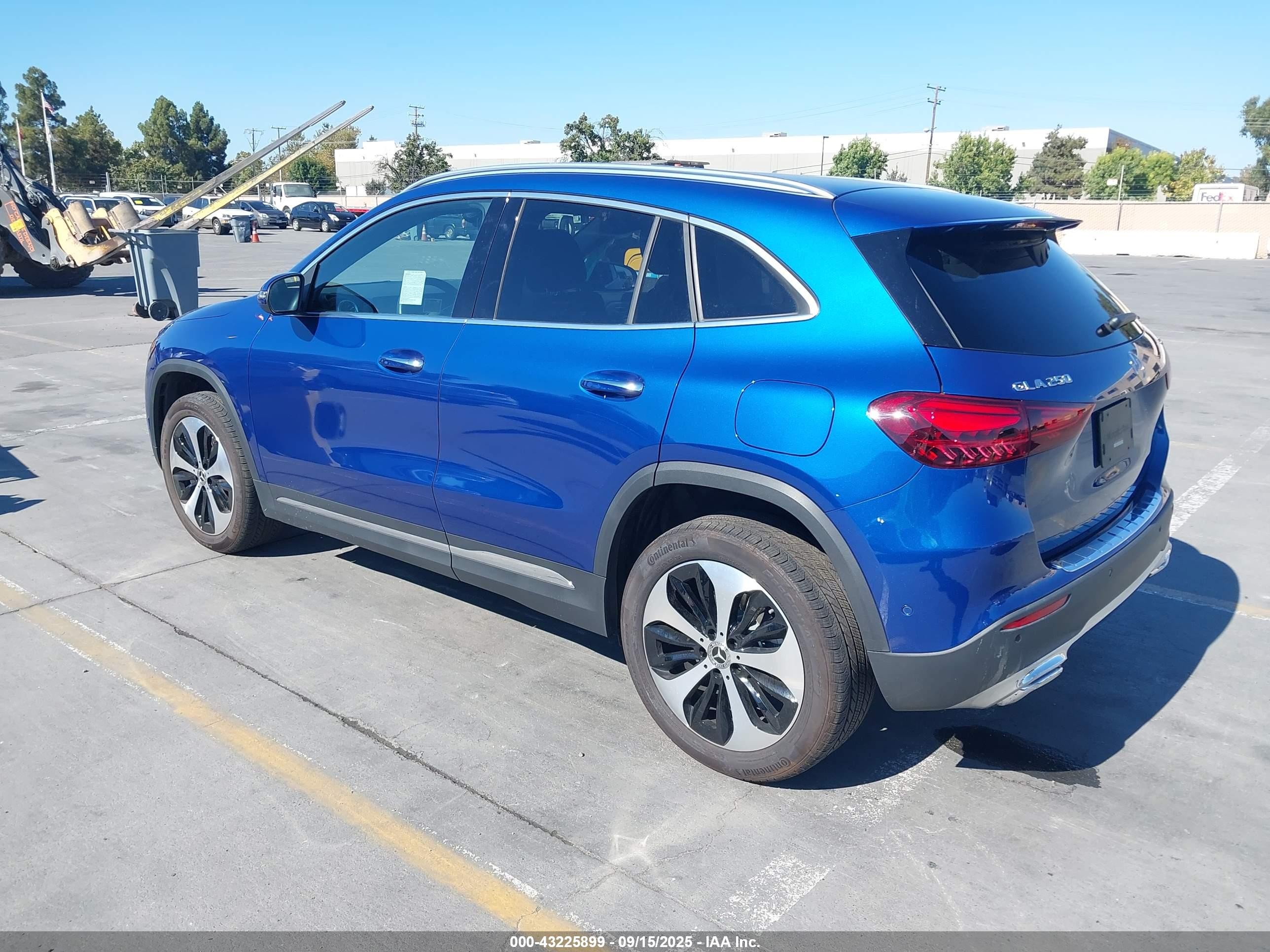 2025 Mercedes-benz Gla 250 4matic Синий vin: W1N4N4HB0SJ697207