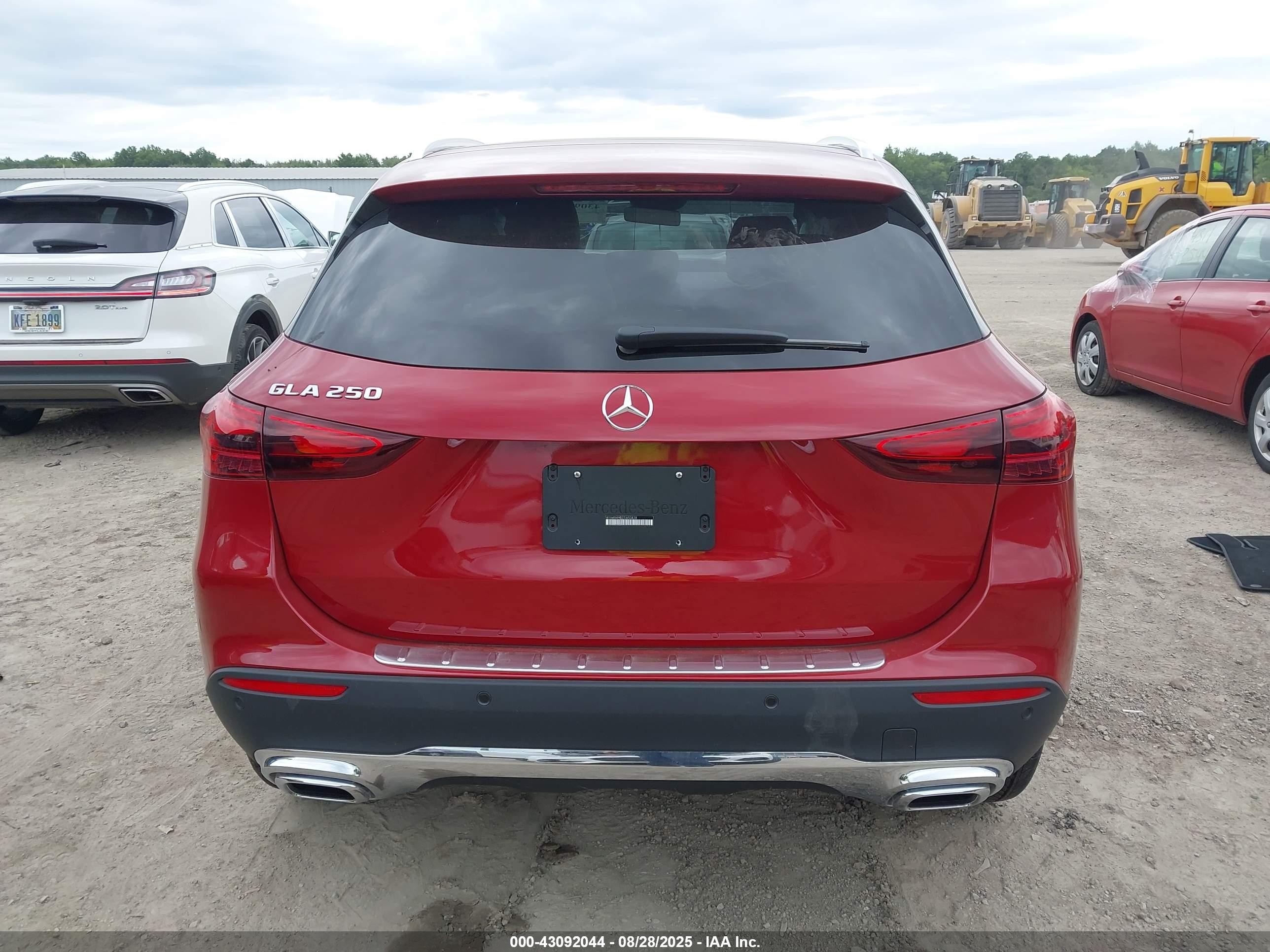 2025 Mercedes-benz Gla 250 4matic Red vin: W1N4N4HB2SJ653838
