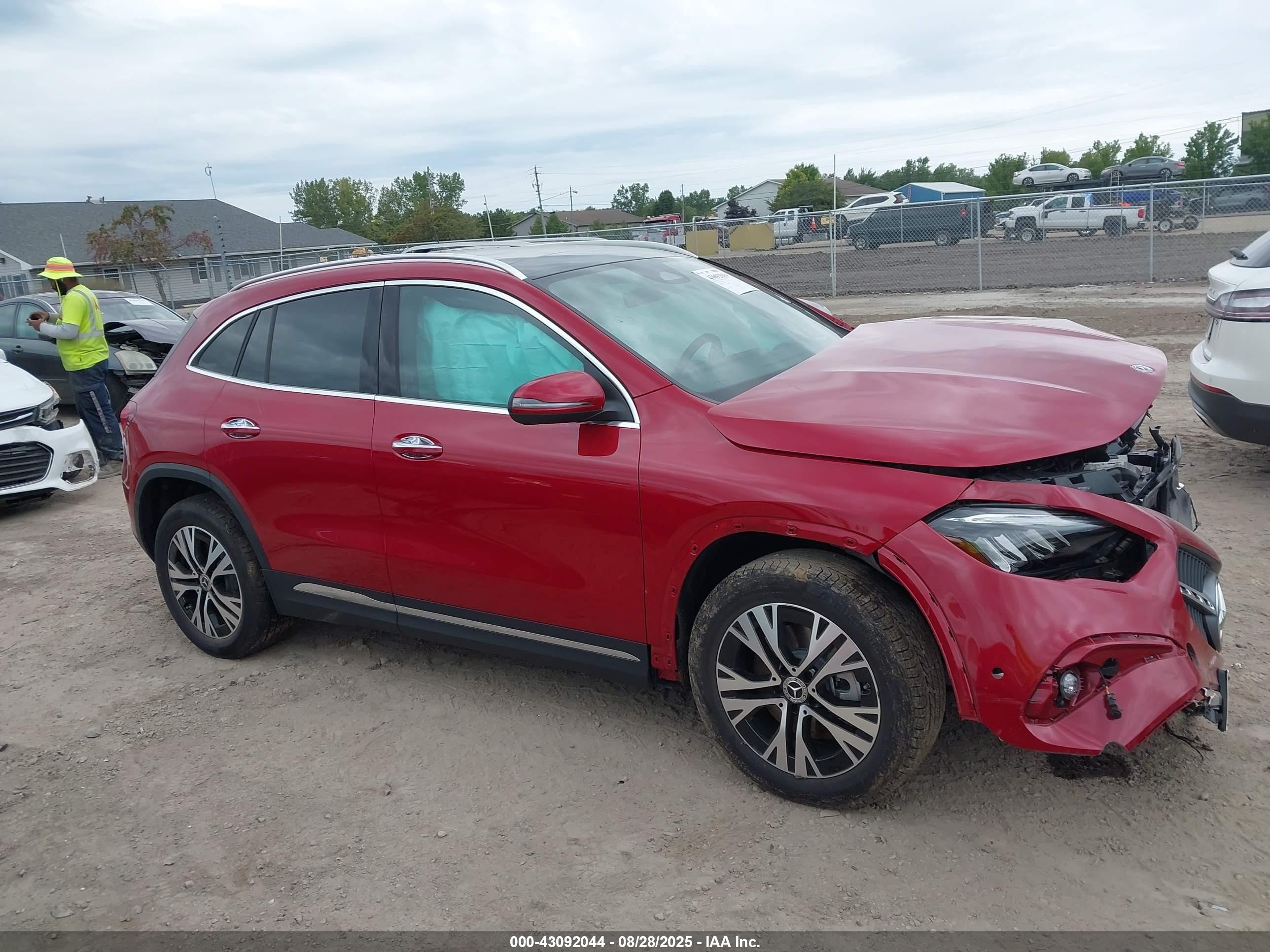 2025 Mercedes-benz Gla 250 4matic Red vin: W1N4N4HB2SJ653838