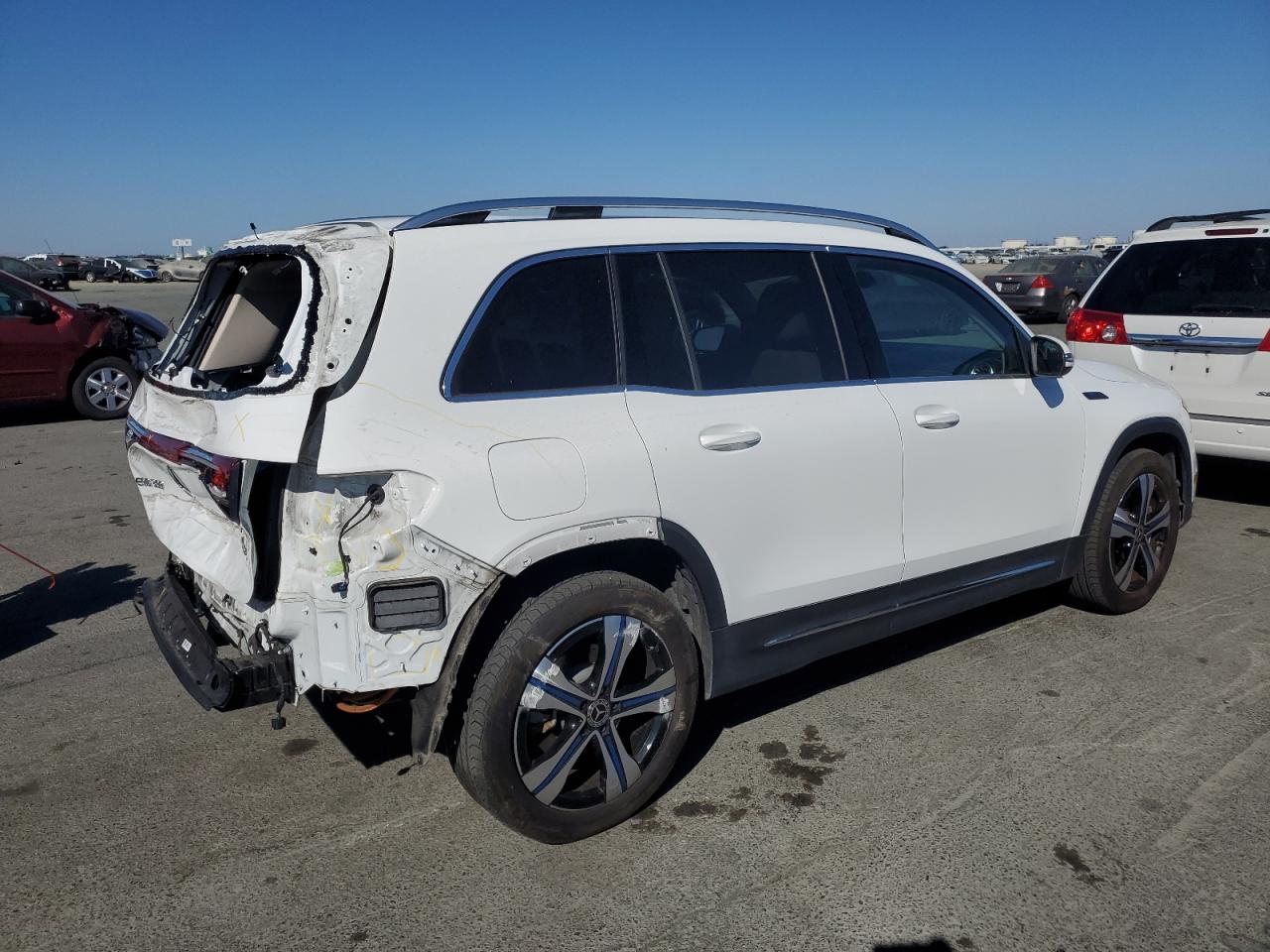 2022 Mercedes-benz Eqb 300 4matic White vin: W1N9M0KB1NN009089