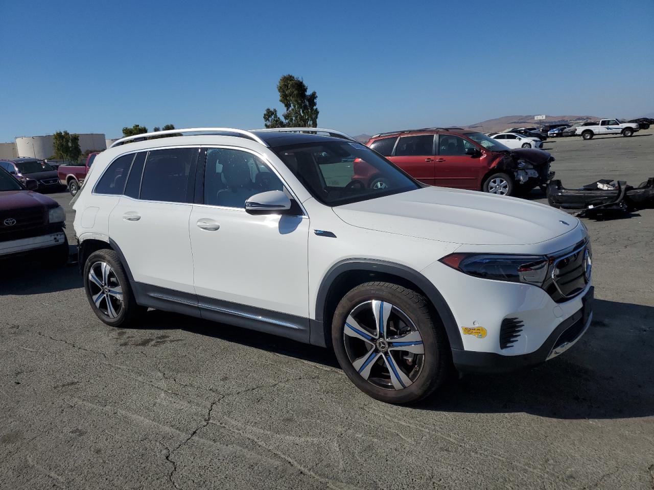 2022 Mercedes-benz Eqb 300 4matic White vin: W1N9M0KB1NN009089
