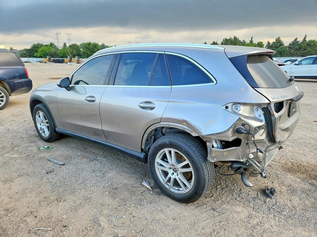 2023 Mercedes-benz Glc 300 4matic Gold vin: W1NKM4HB8PF030342