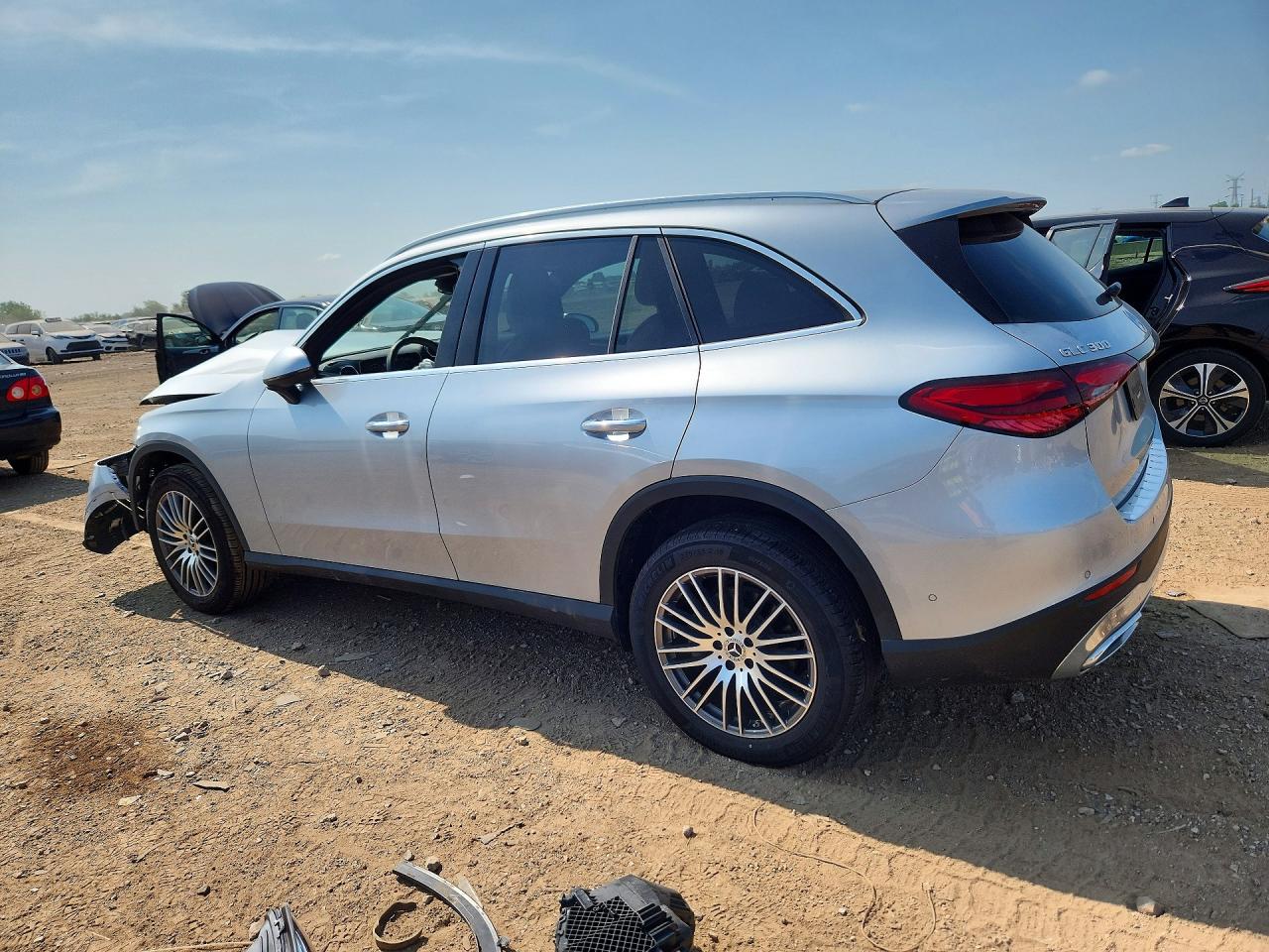2026 Mercedes-benz Glc 300 4matic Silver vin: W1NKM4HB9TF472038