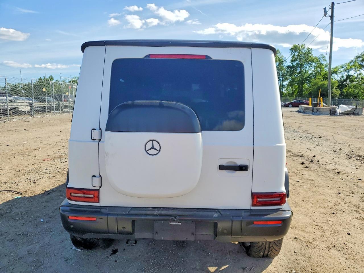 2025 Mercedes-benz G 580e White vin: W1NWM0AB4SX035187