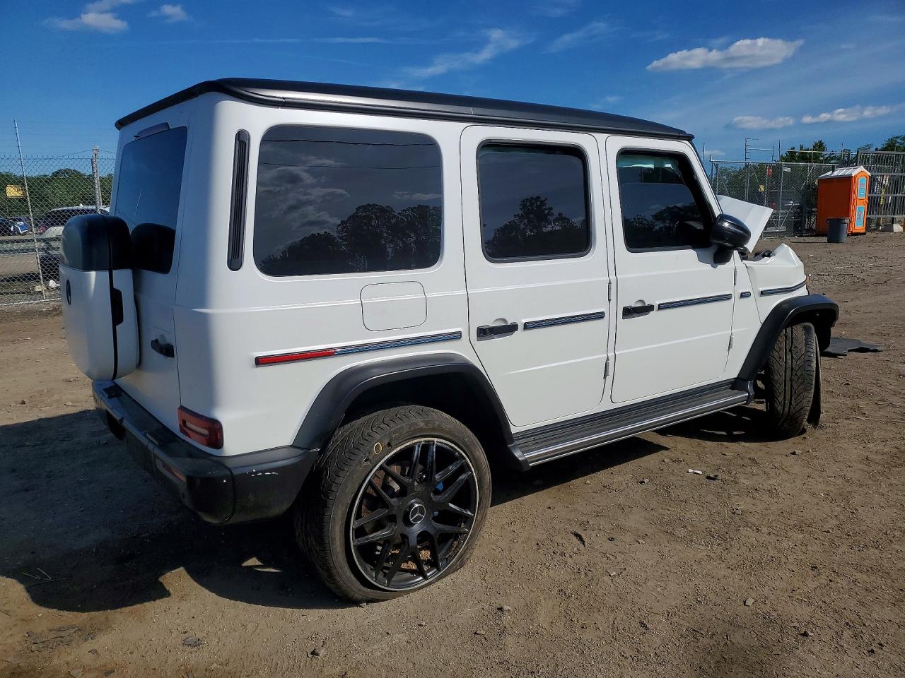 2025 Mercedes-benz G 580e White vin: W1NWM0AB4SX035187