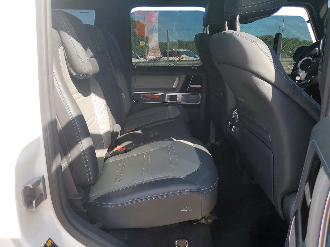 2025 Mercedes-benz G 580e White vin: W1NWM0AB4SX035187
