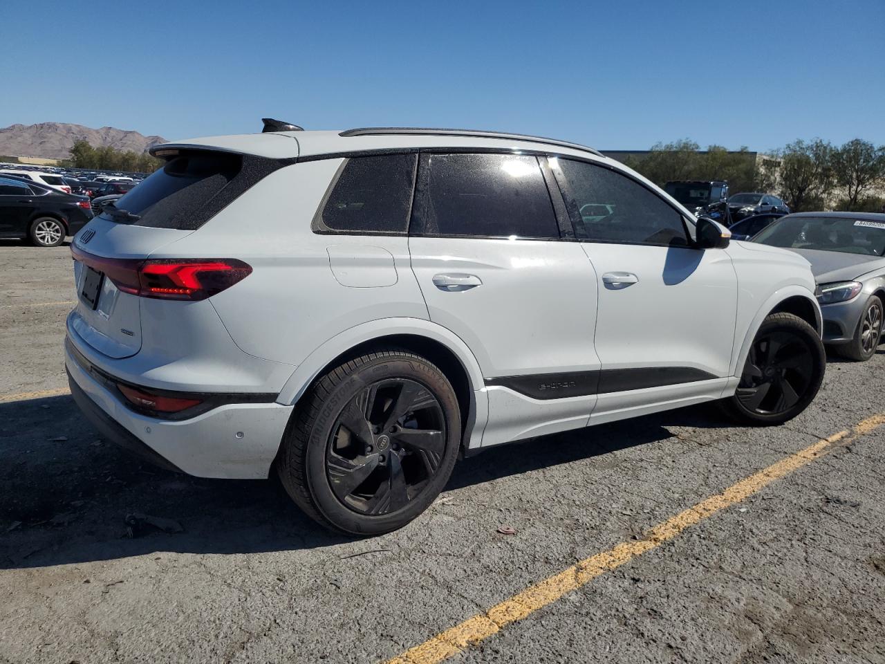 2025 Audi Q6 E-tron Premium Plus White vin: WA124BGF1SA025516