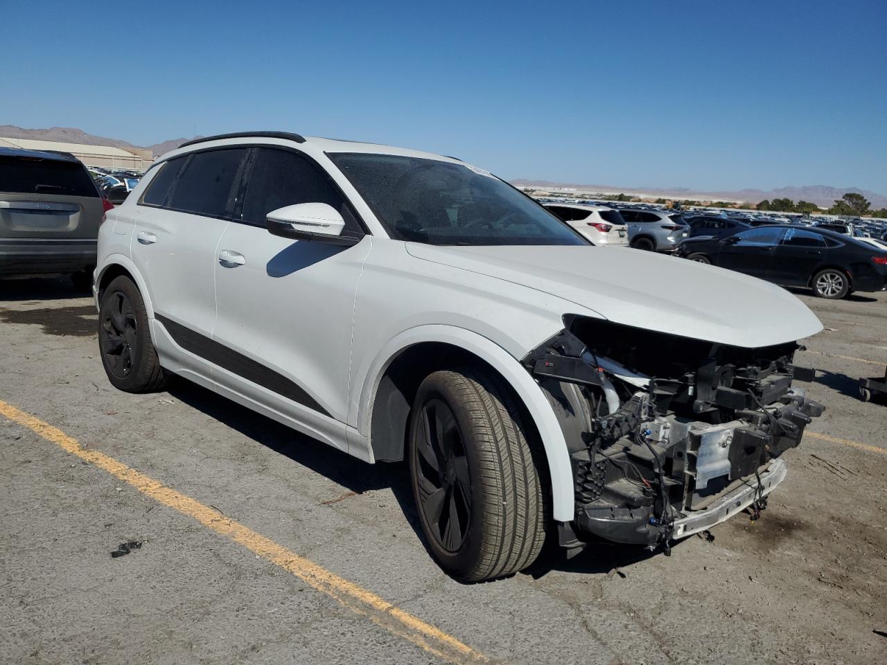 2025 Audi Q6 E-tron Premium Plus White vin: WA124BGF1SA025516