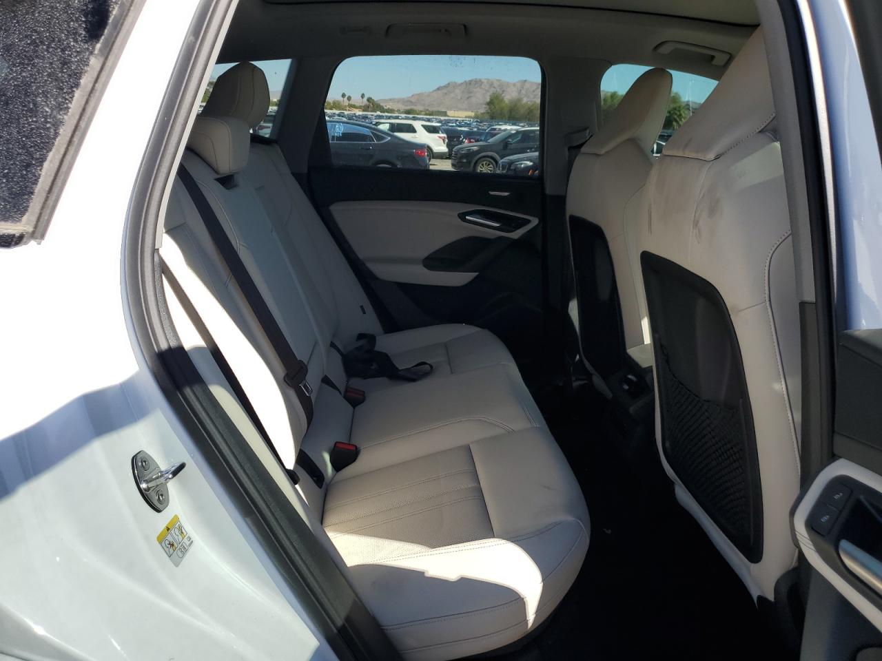 2025 Audi Q6 E-tron Premium Plus White vin: WA124BGF1SA025516