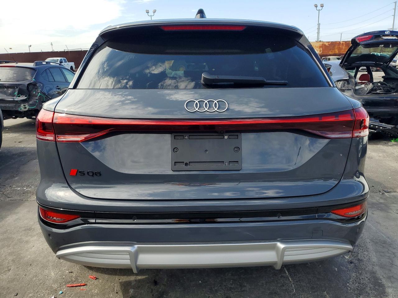 2025 Audi Sq6 E-tron Premium Plus Gray vin: WA125BGF7SA050336