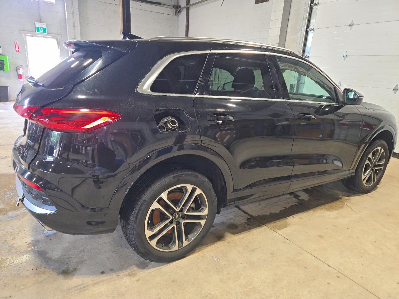 2025 Audi Q5 Premium Plus Черный vin: WA12AAGU8S2030708